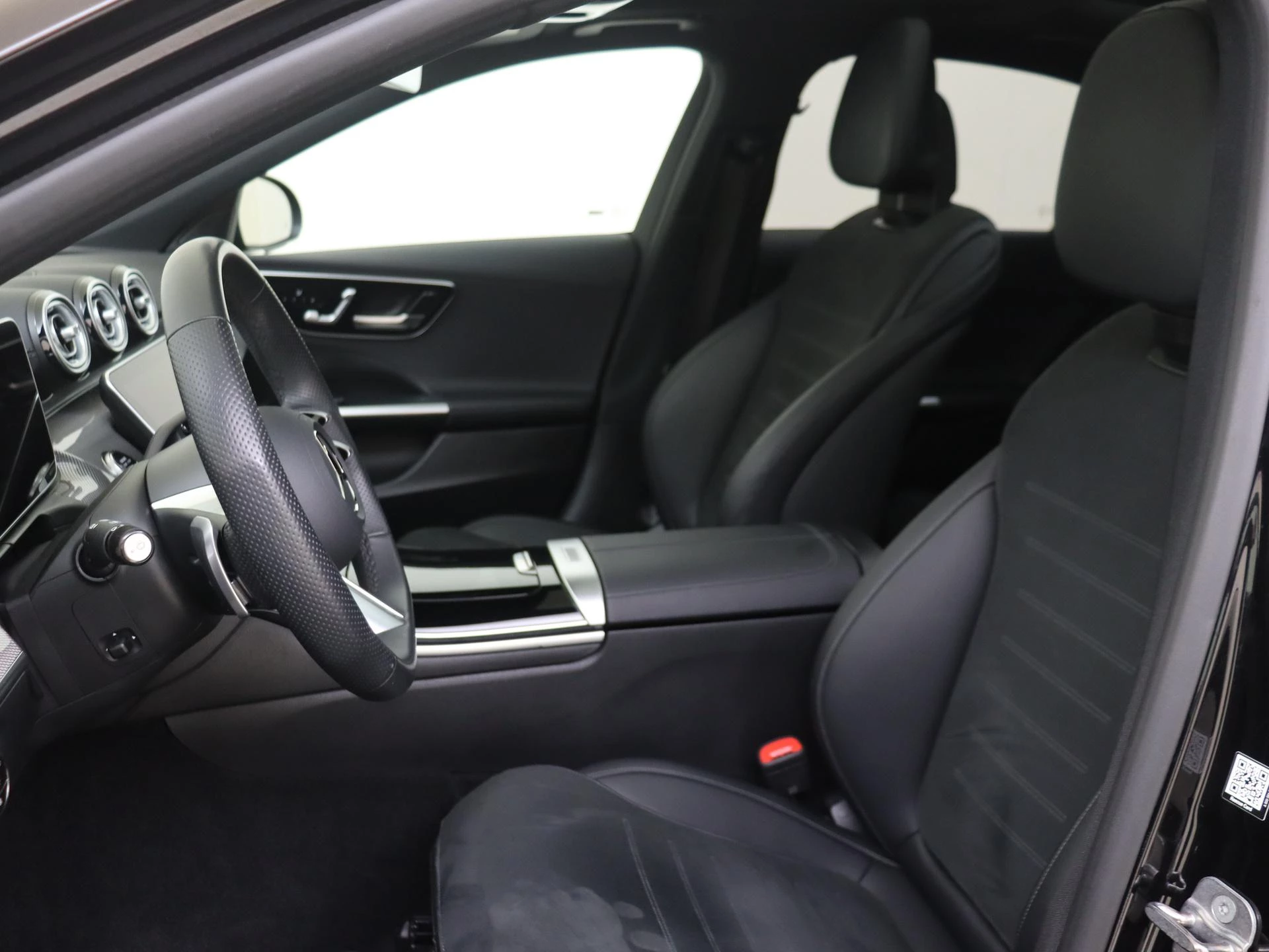 Mercedes-Benz-C-Klasse-image-10