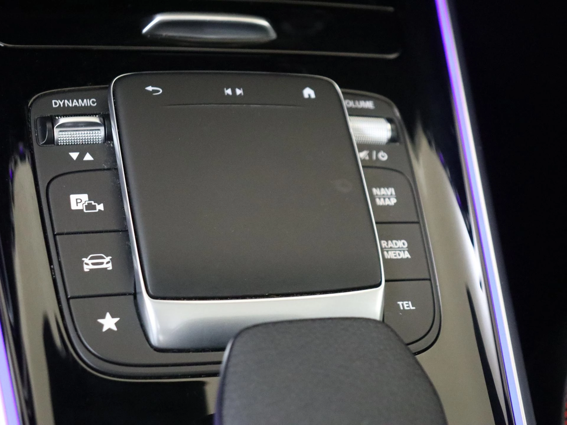Mercedes-Benz-GLB-image-30