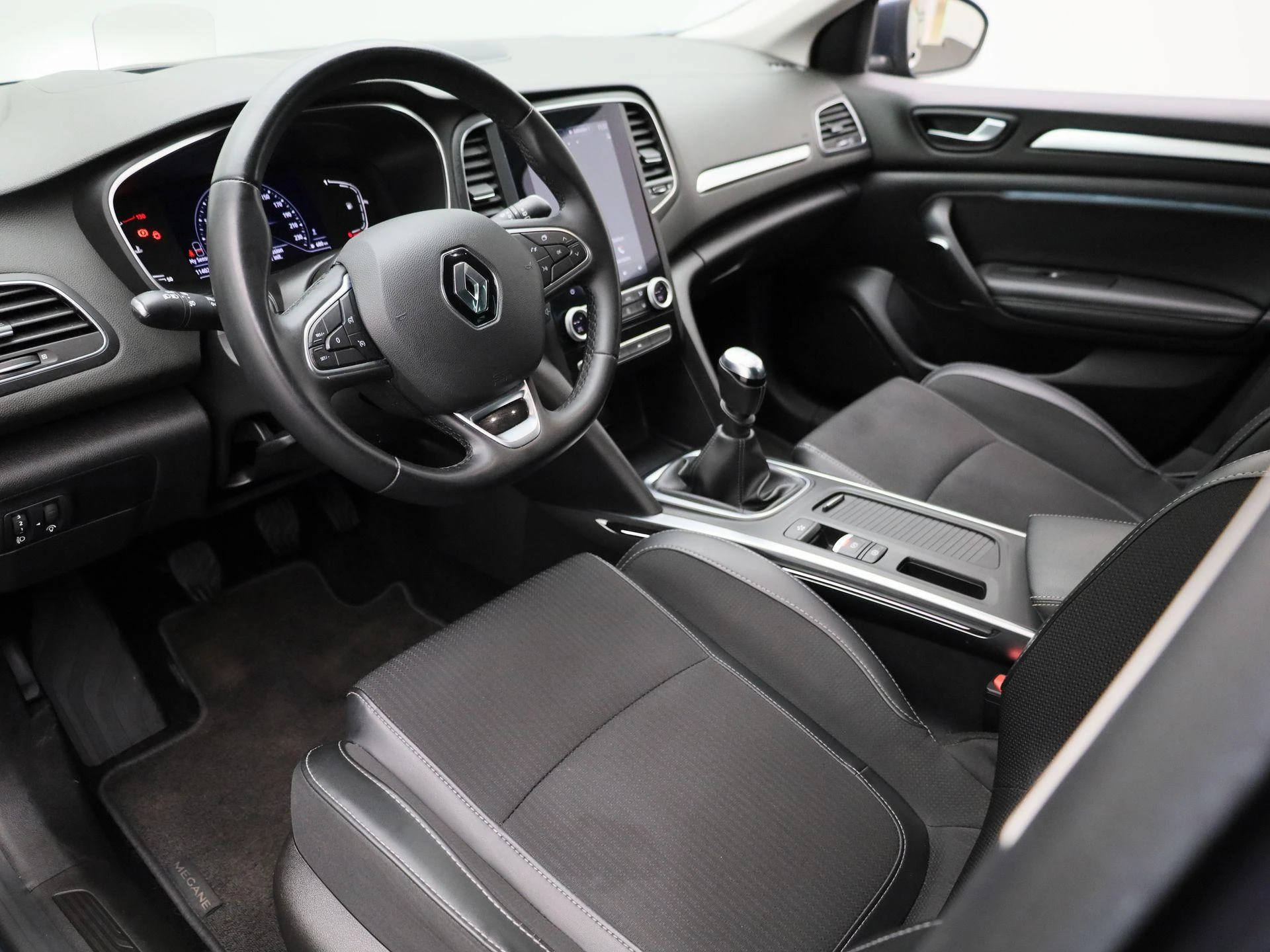 Renault-Mégane Grand Tour-image-15