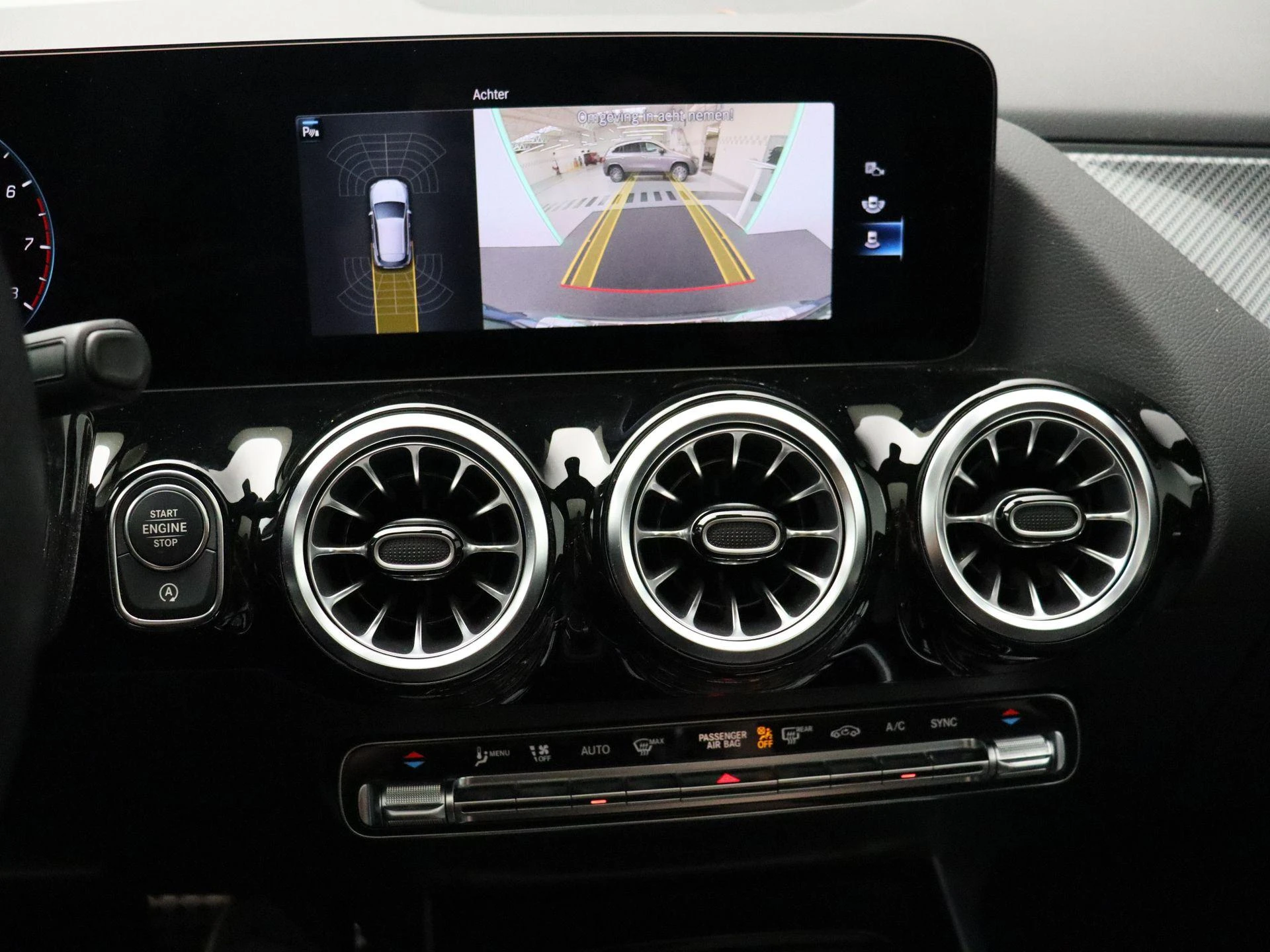 Mercedes-Benz-GLA-image-18