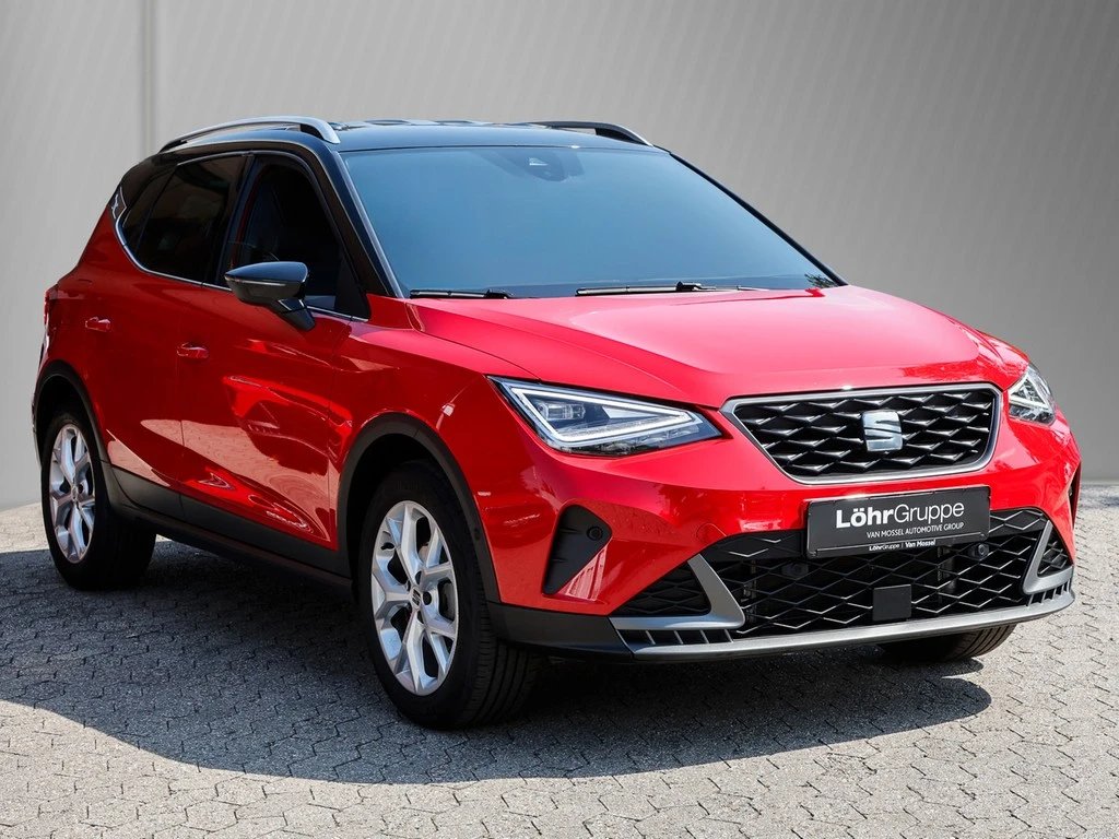 SEAT-Arona-image-2