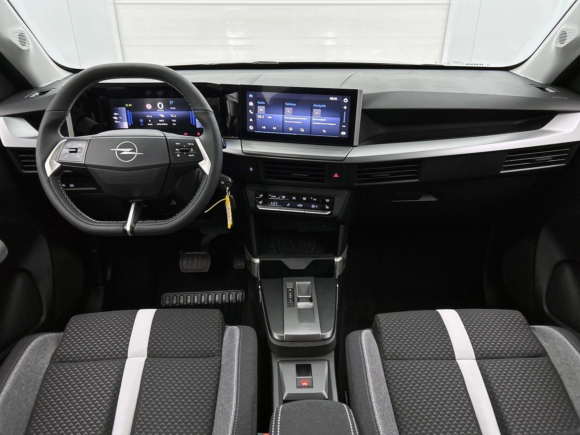 Opel-Frontera-image-17