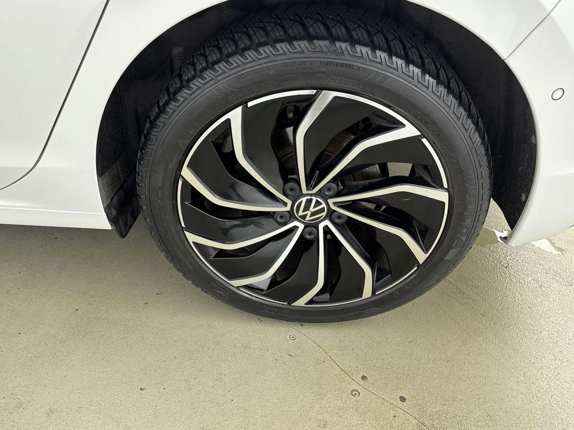 Volkswagen-Golf-image-22