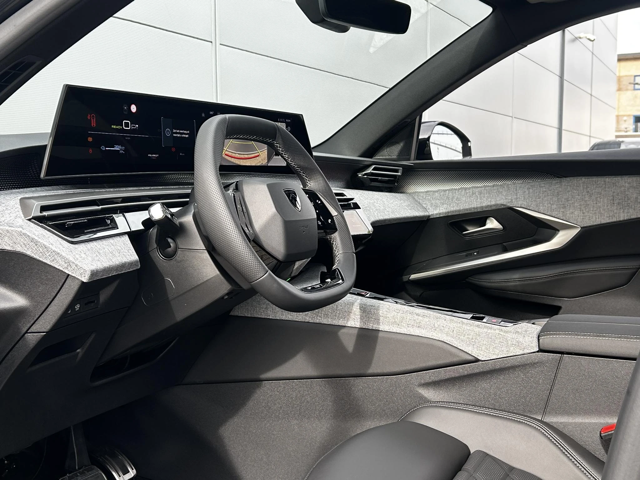 Peugeot-e-5008-image-9