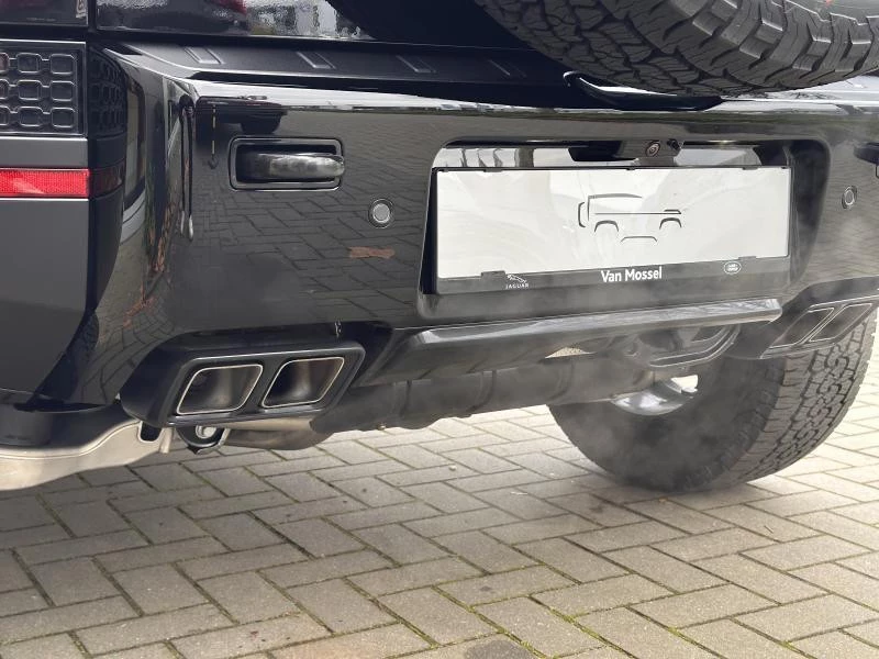 Land Rover Defender 110 P635 OCTA Black Edition AWD Auto. 26MY