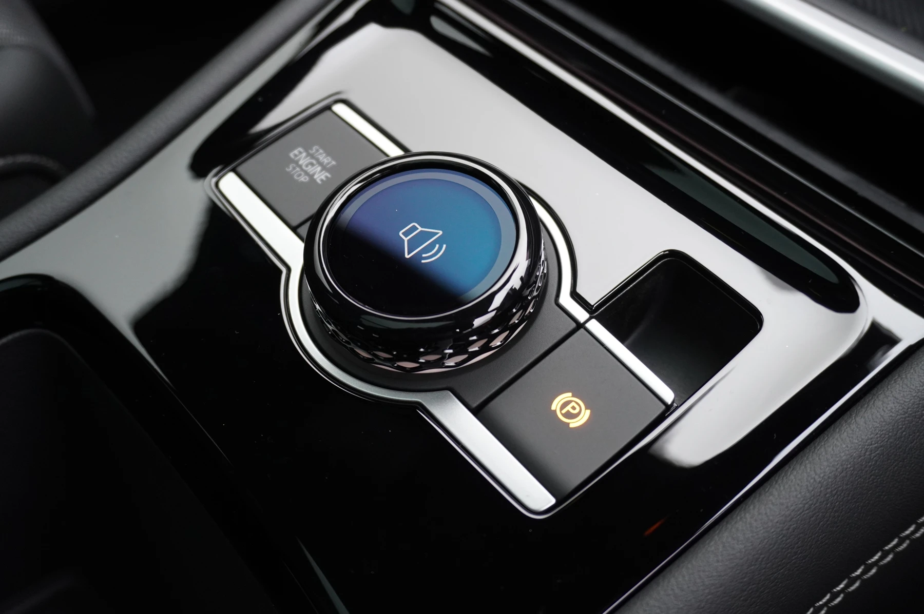 Volkswagen-Tiguan-image-35