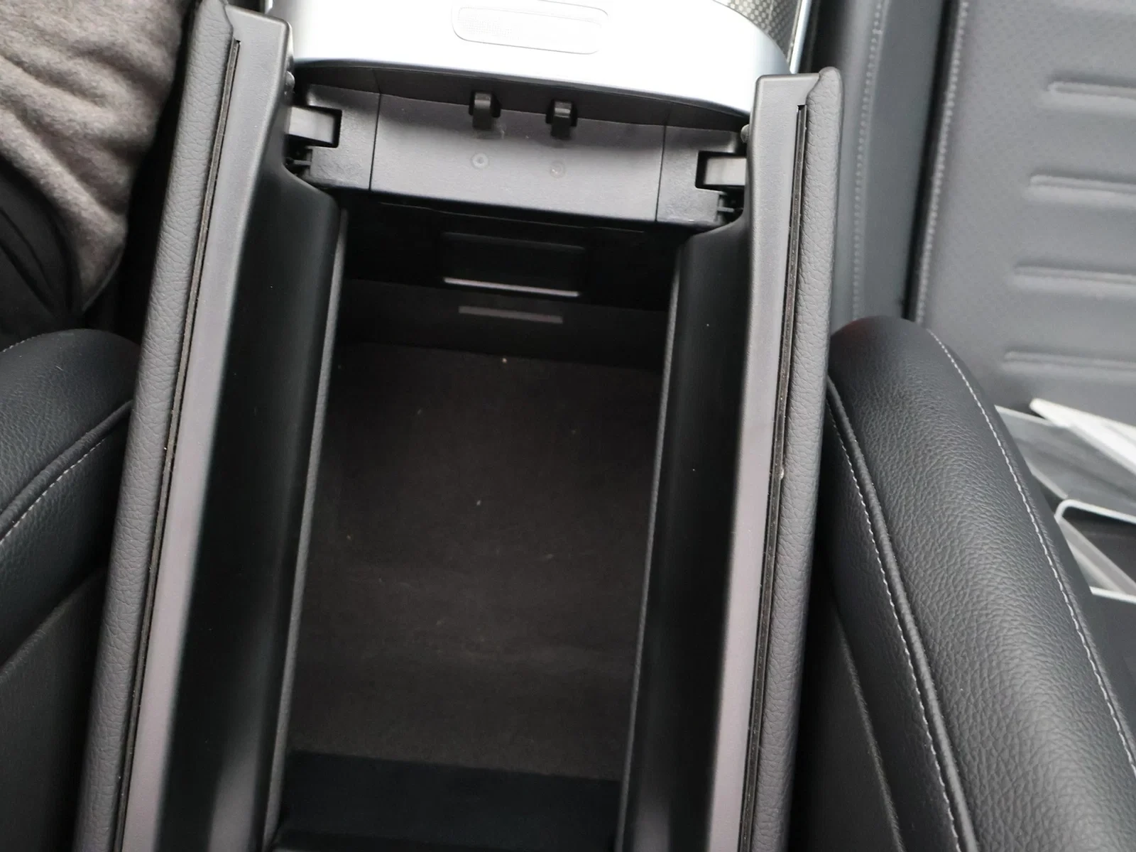 Mercedes-Benz Classe C Classe SW PHEV (S206) Break 300e PHEV AMG Line 313PK *AUTOMAAT*PANODAK*TREKHAAK*LEDER*CAMERA*PDC*NAV*APP-CONNECT*...*