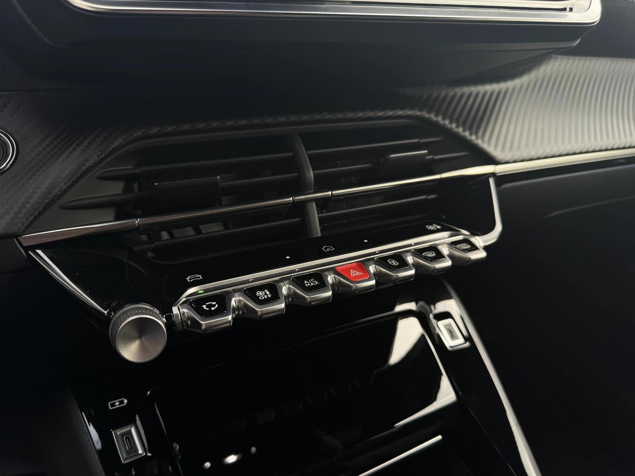 Peugeot-208-image-20