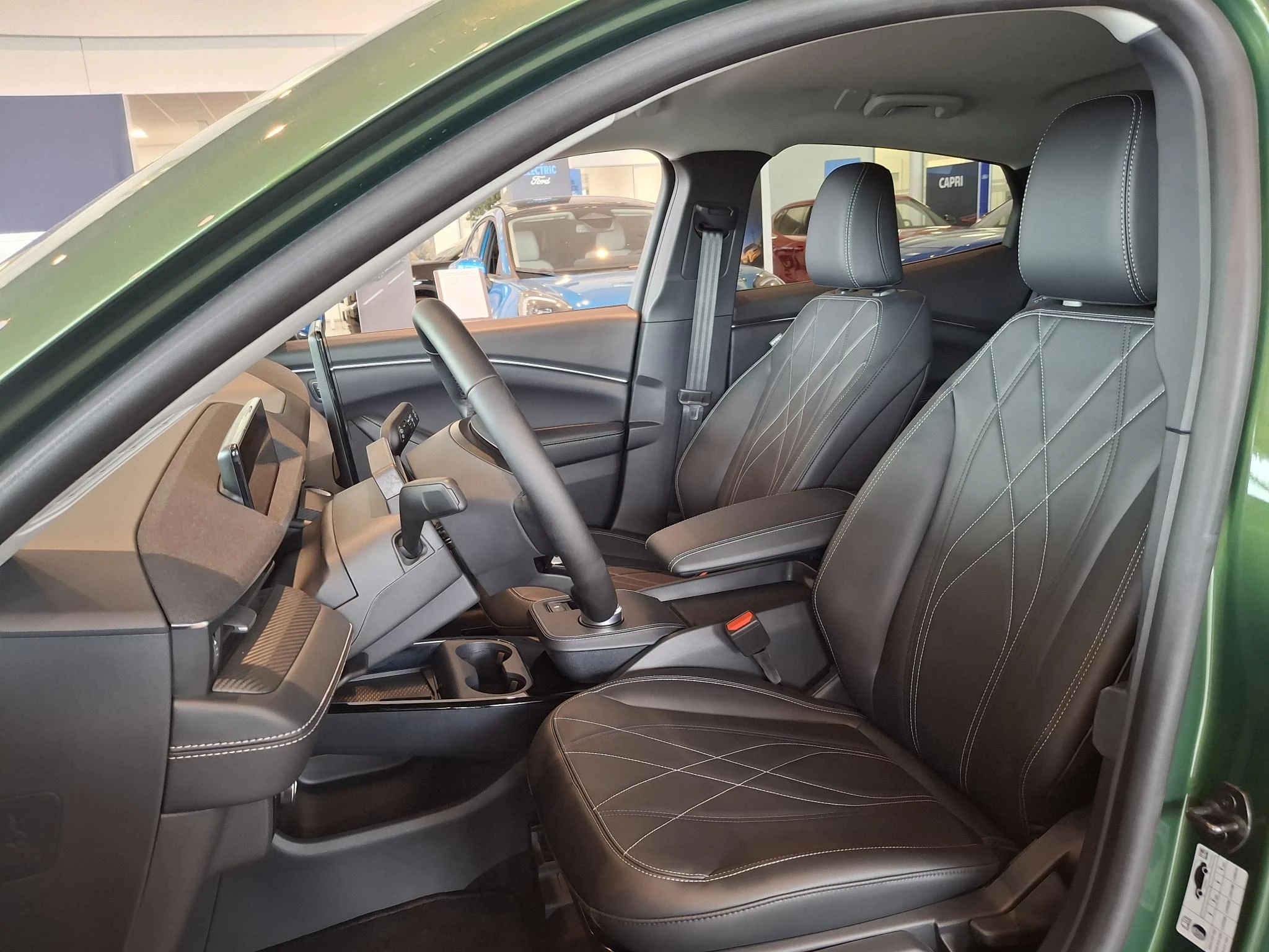 Ford Mustang Mach-E Standard RWD 75 kWh