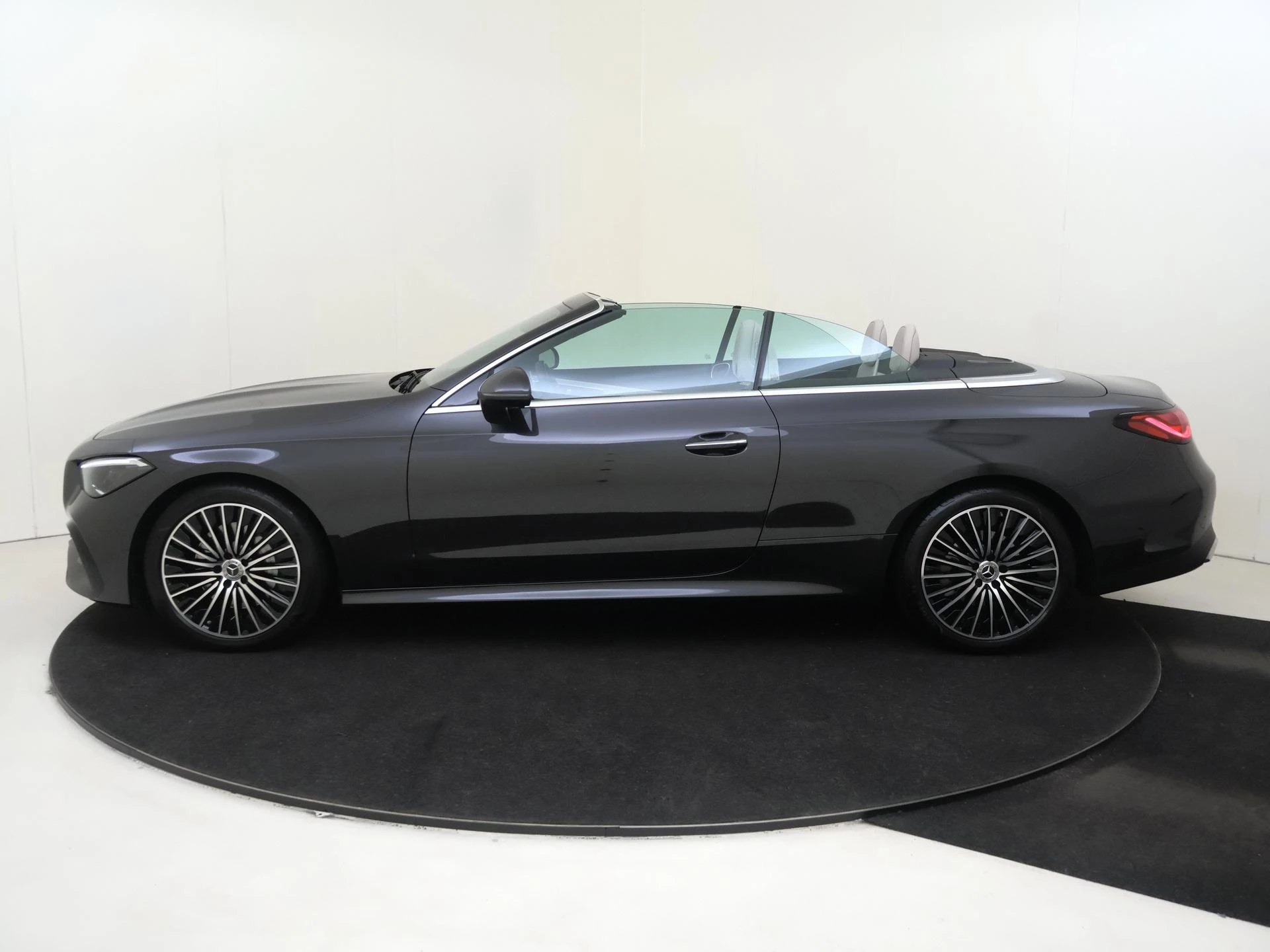 Mercedes-Benz-CLE-image-7