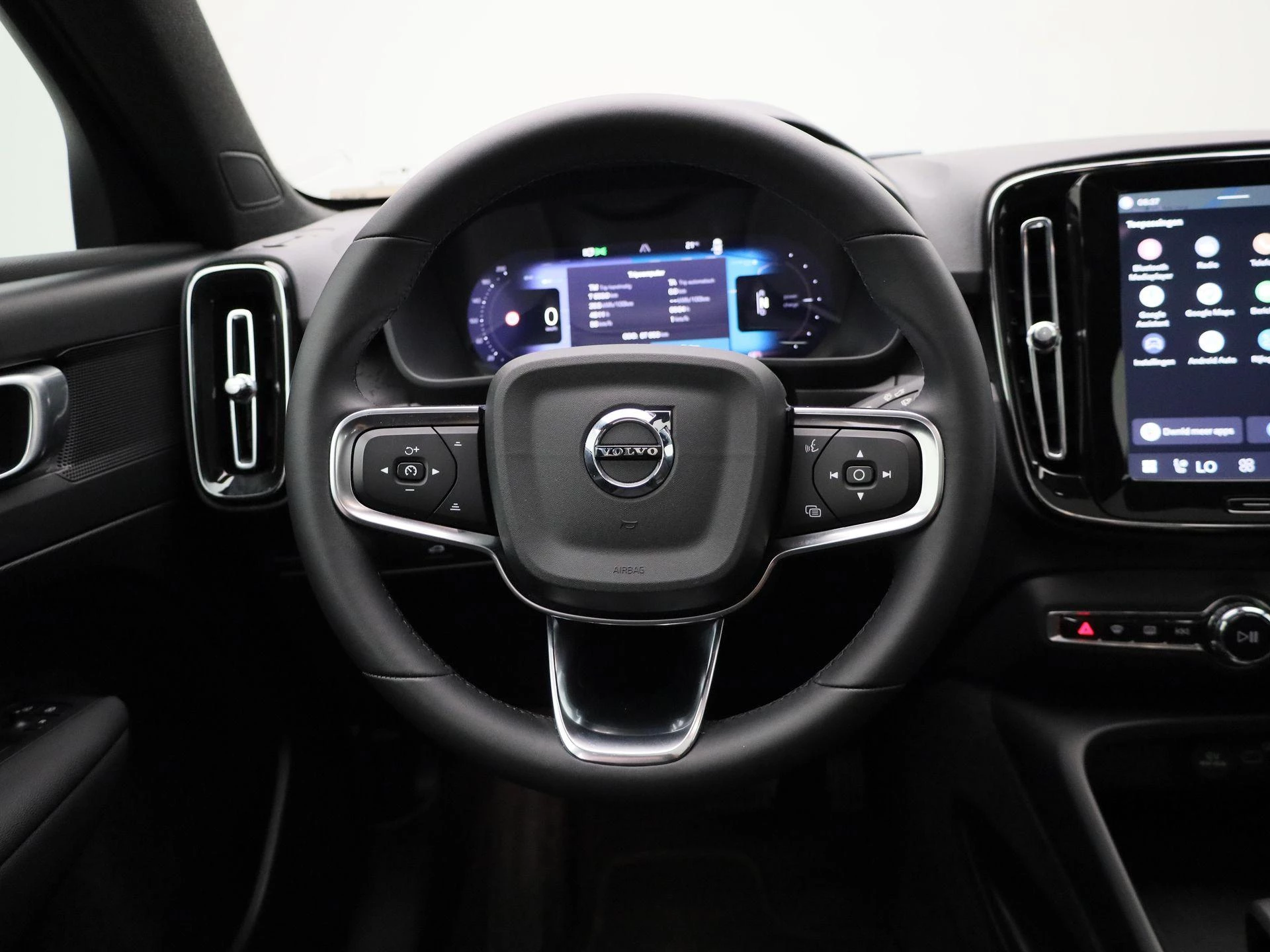 Volvo-C40-image-6