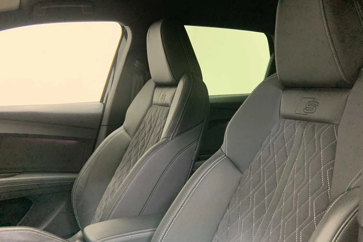 Audi-Q4 e-tron-image-8