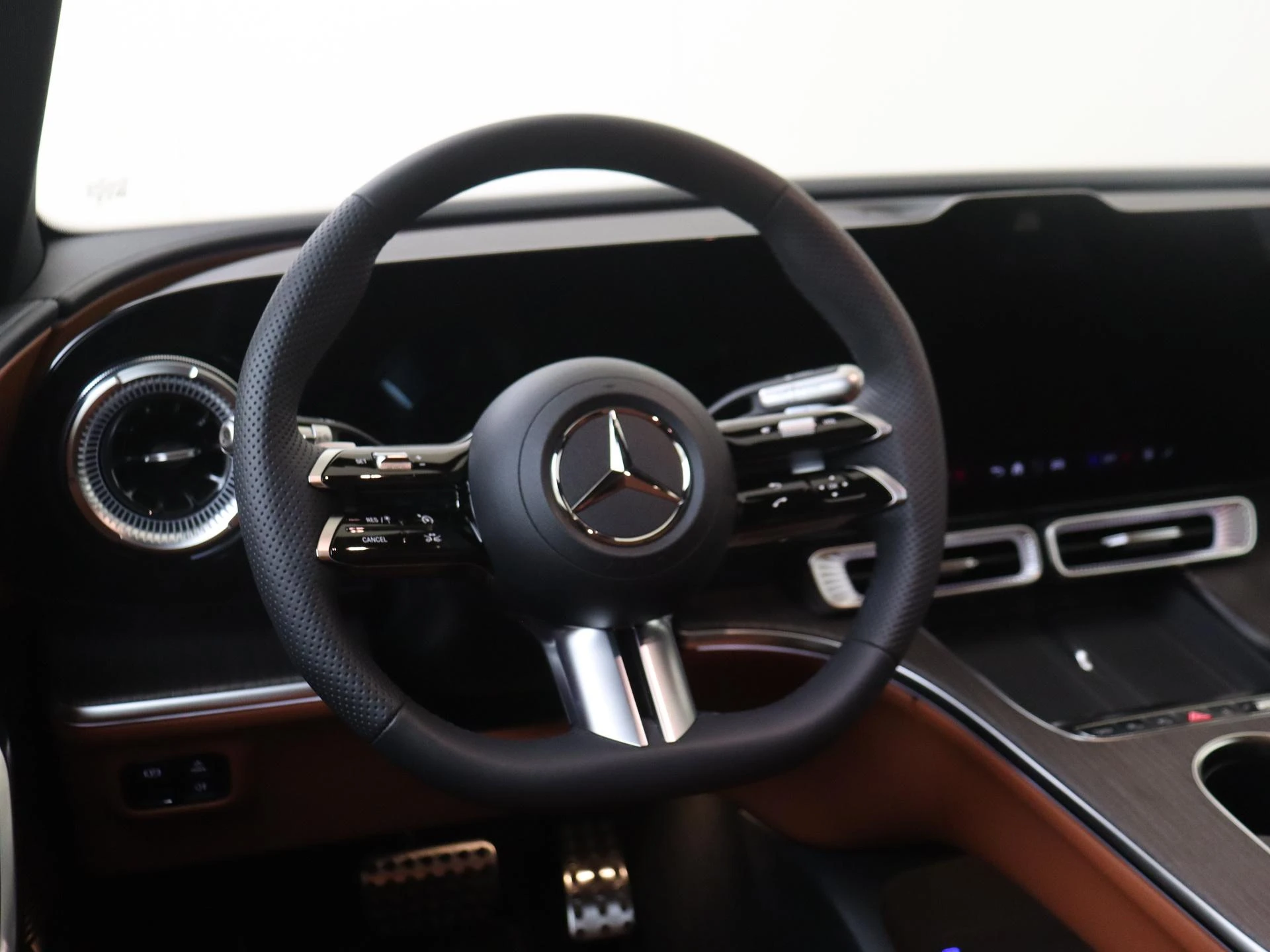 Mercedes-Benz-GLC-image-9