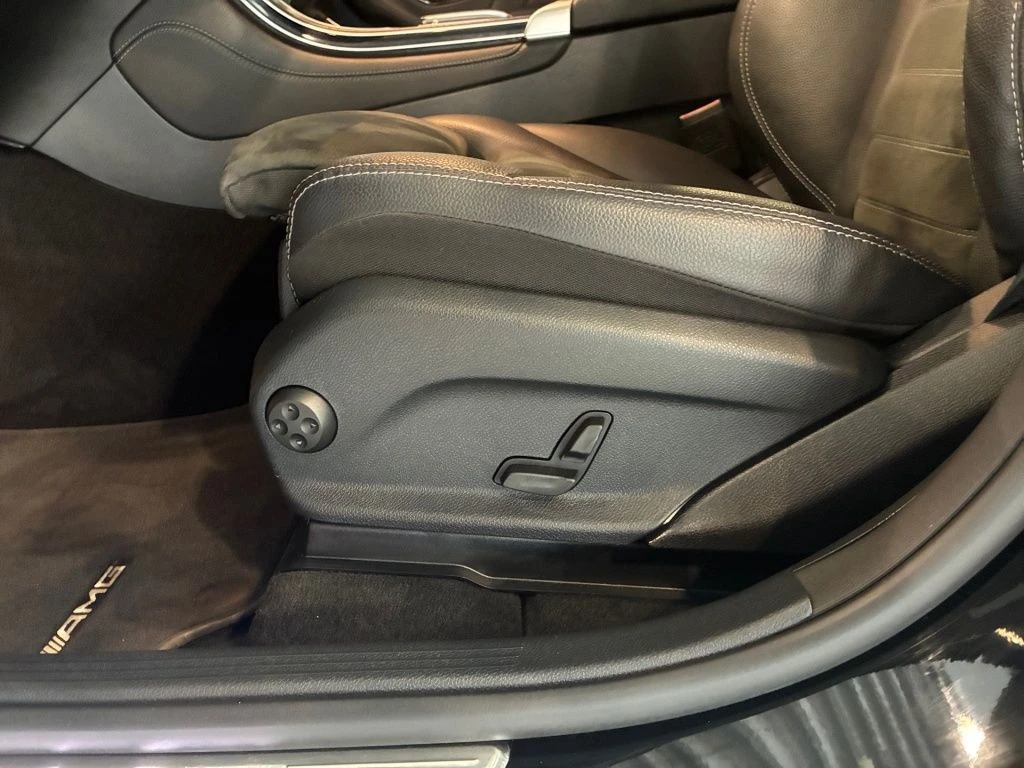 Mercedes-Benz-GLC 300 d-image-8