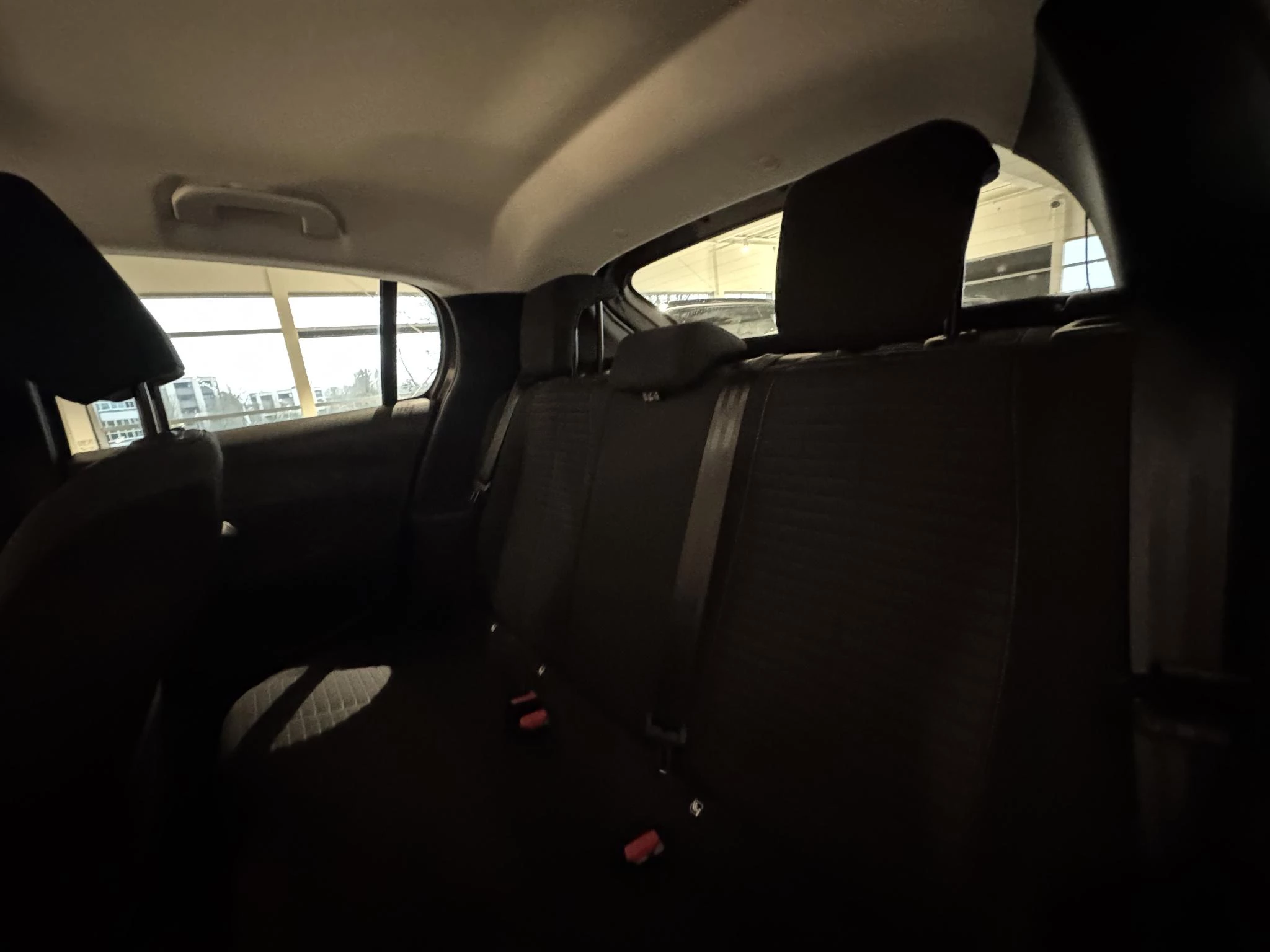 Peugeot-208-image-28