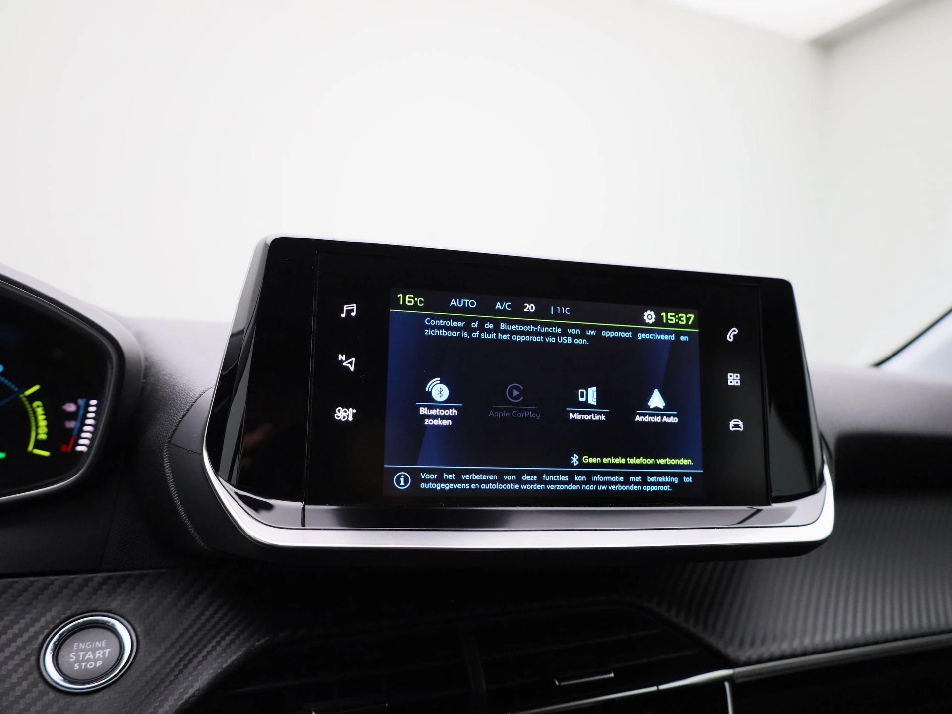 Peugeot-e-208-image-23