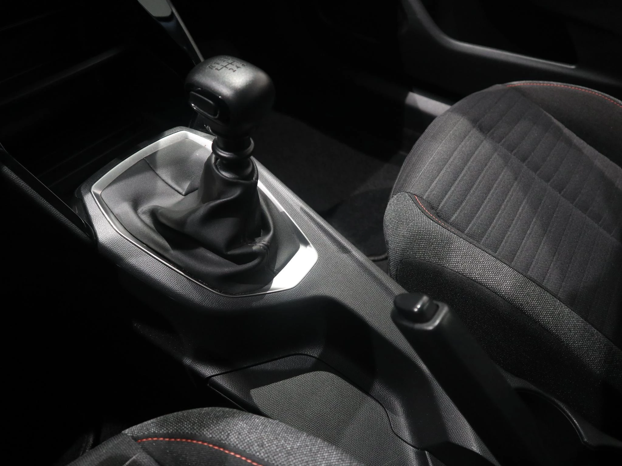 Peugeot-2008-image-18