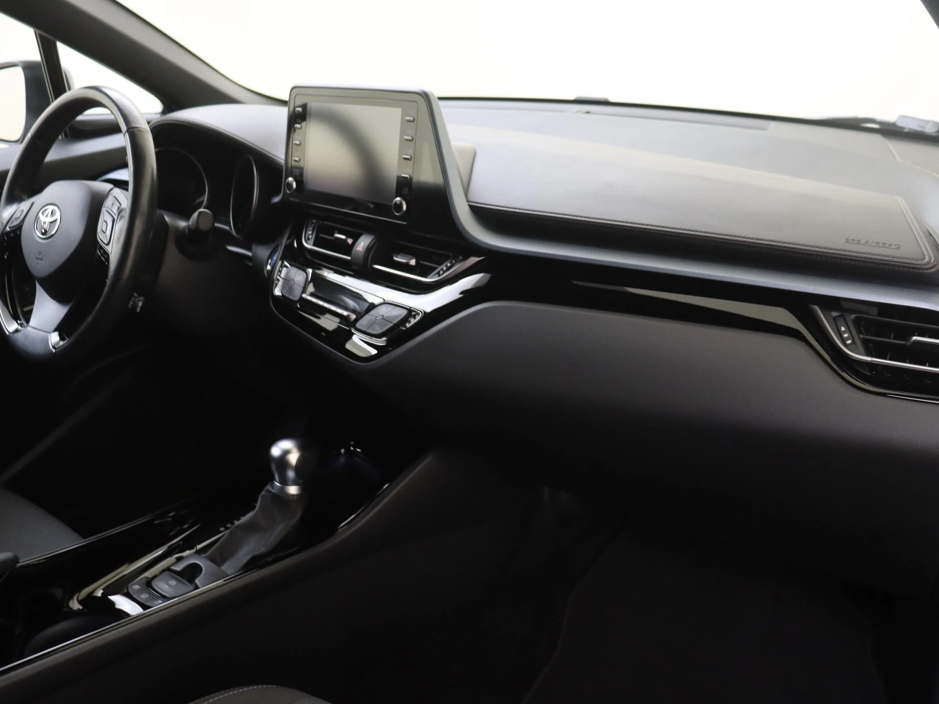 Toyota-C-HR-image-4