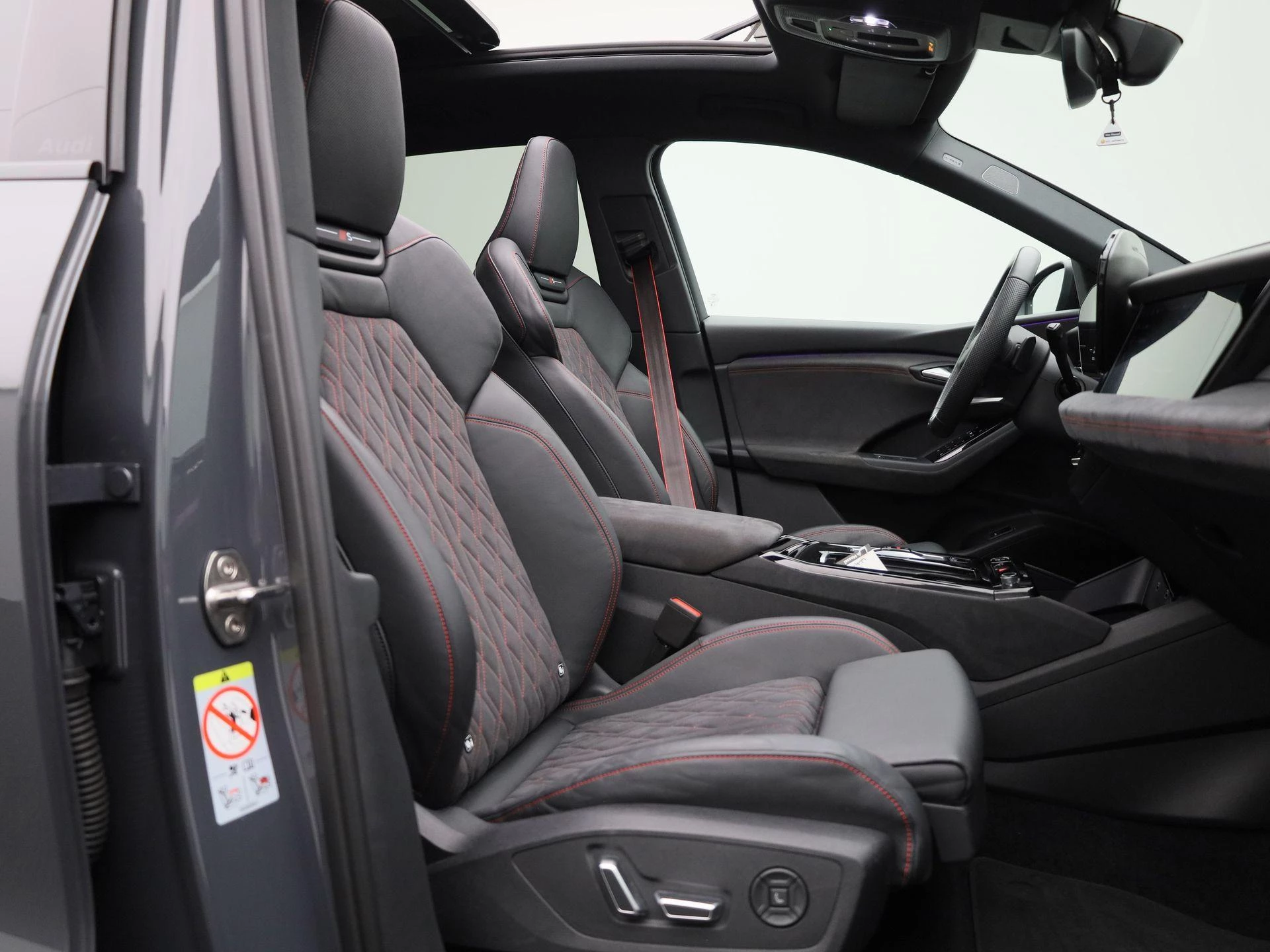 Audi-Q6 e-tron-image-51