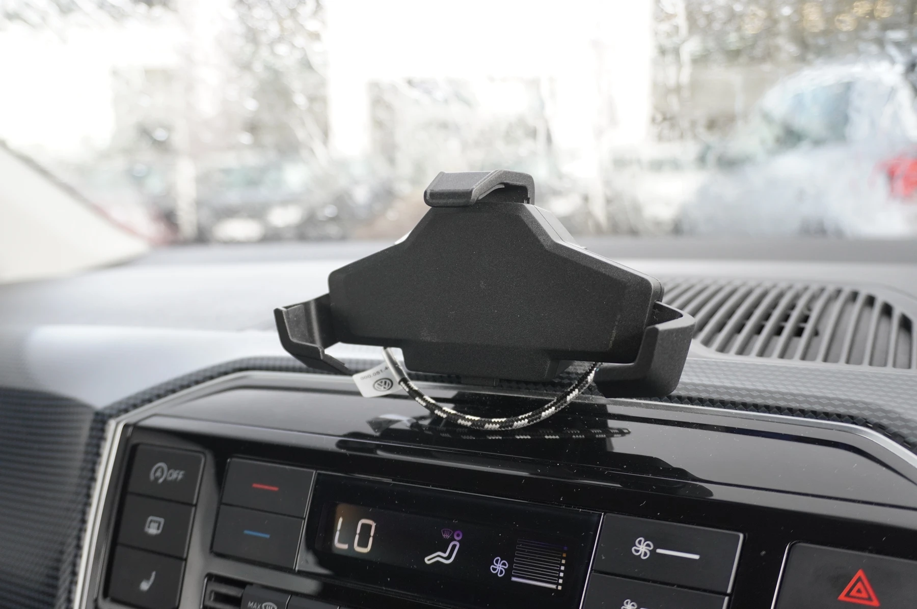 Volkswagen-up!-image-18