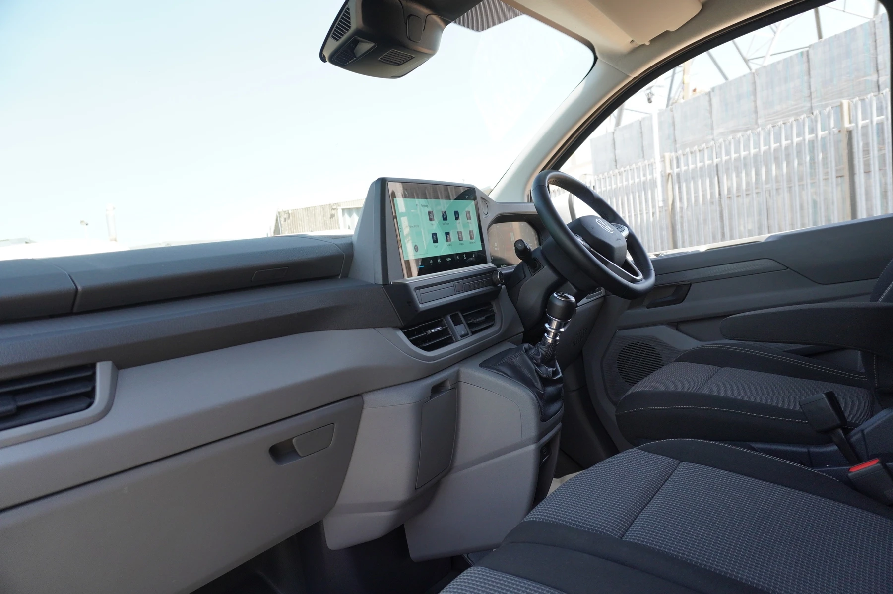 Volkswagen-Transporter-image-1