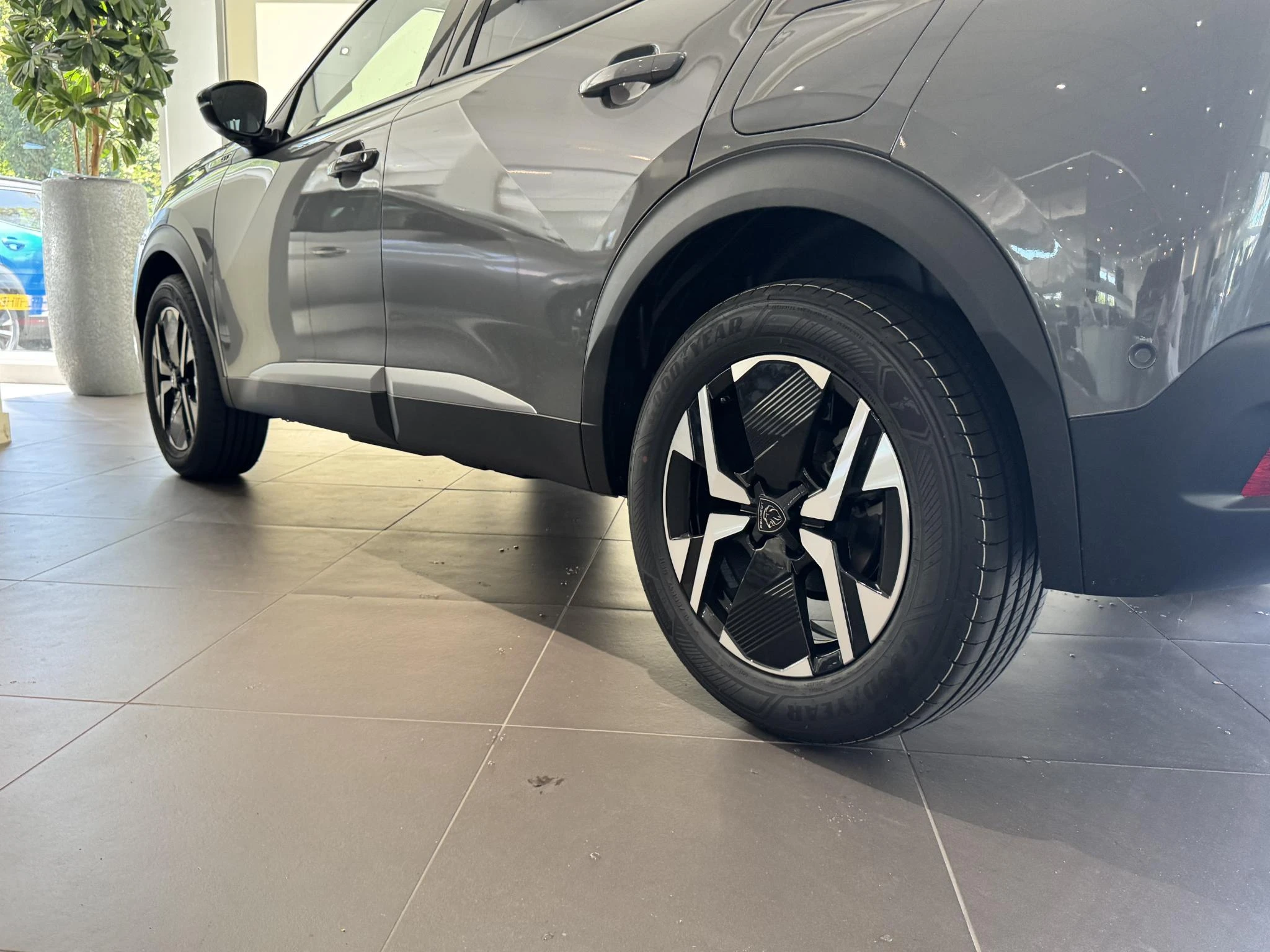 Peugeot 2008 1.2 Hybrid 145 GT