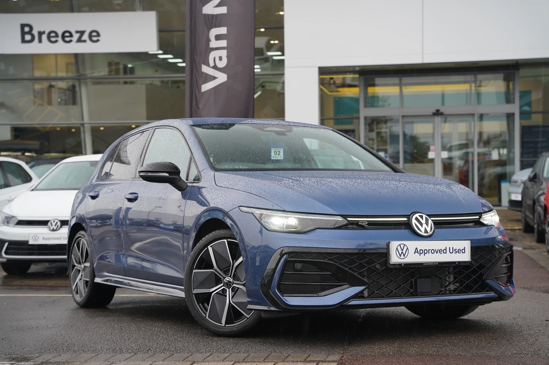 Volkswagen-Golf-image-0