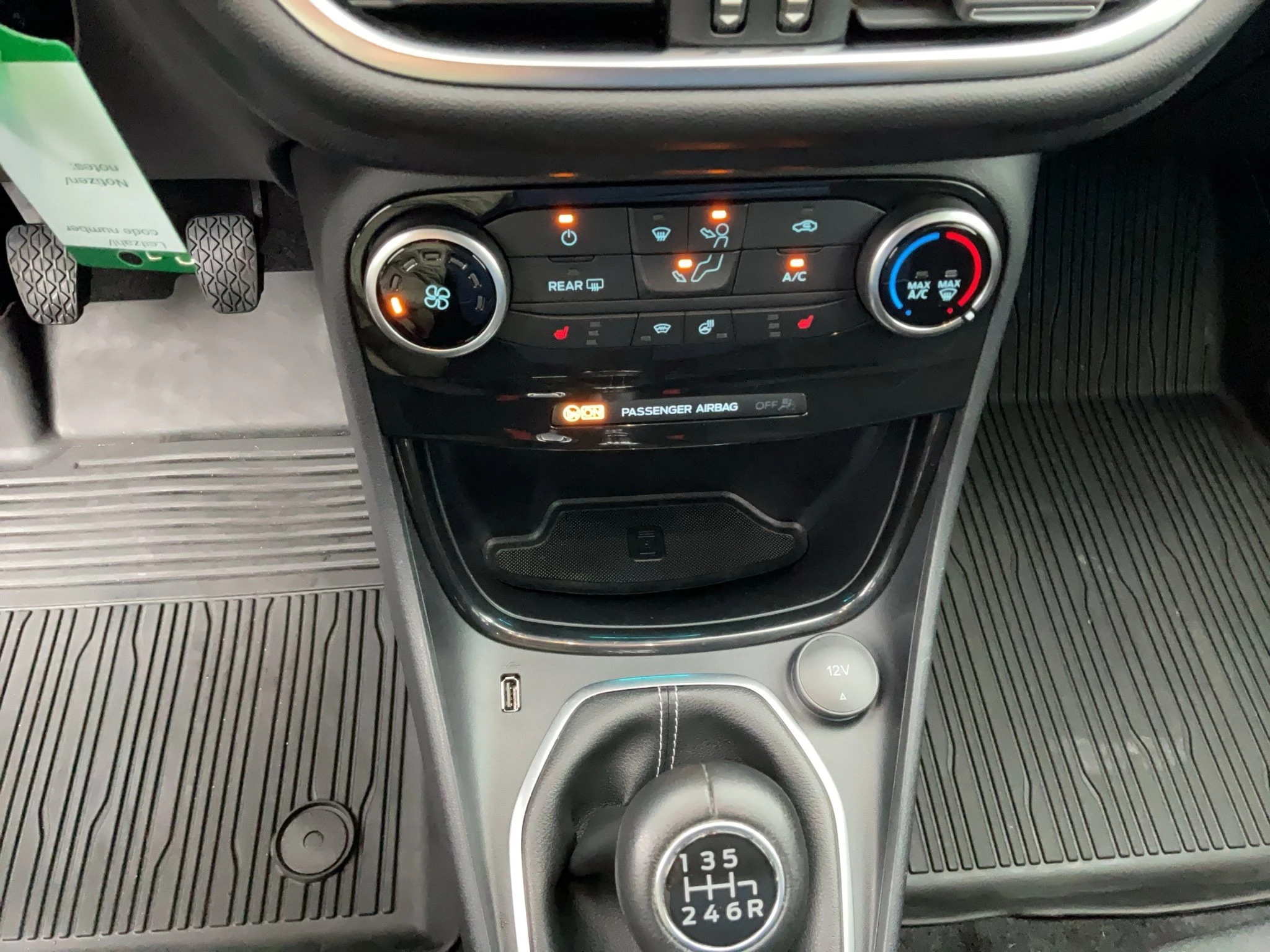 Ford Puma Titanium Hybrid