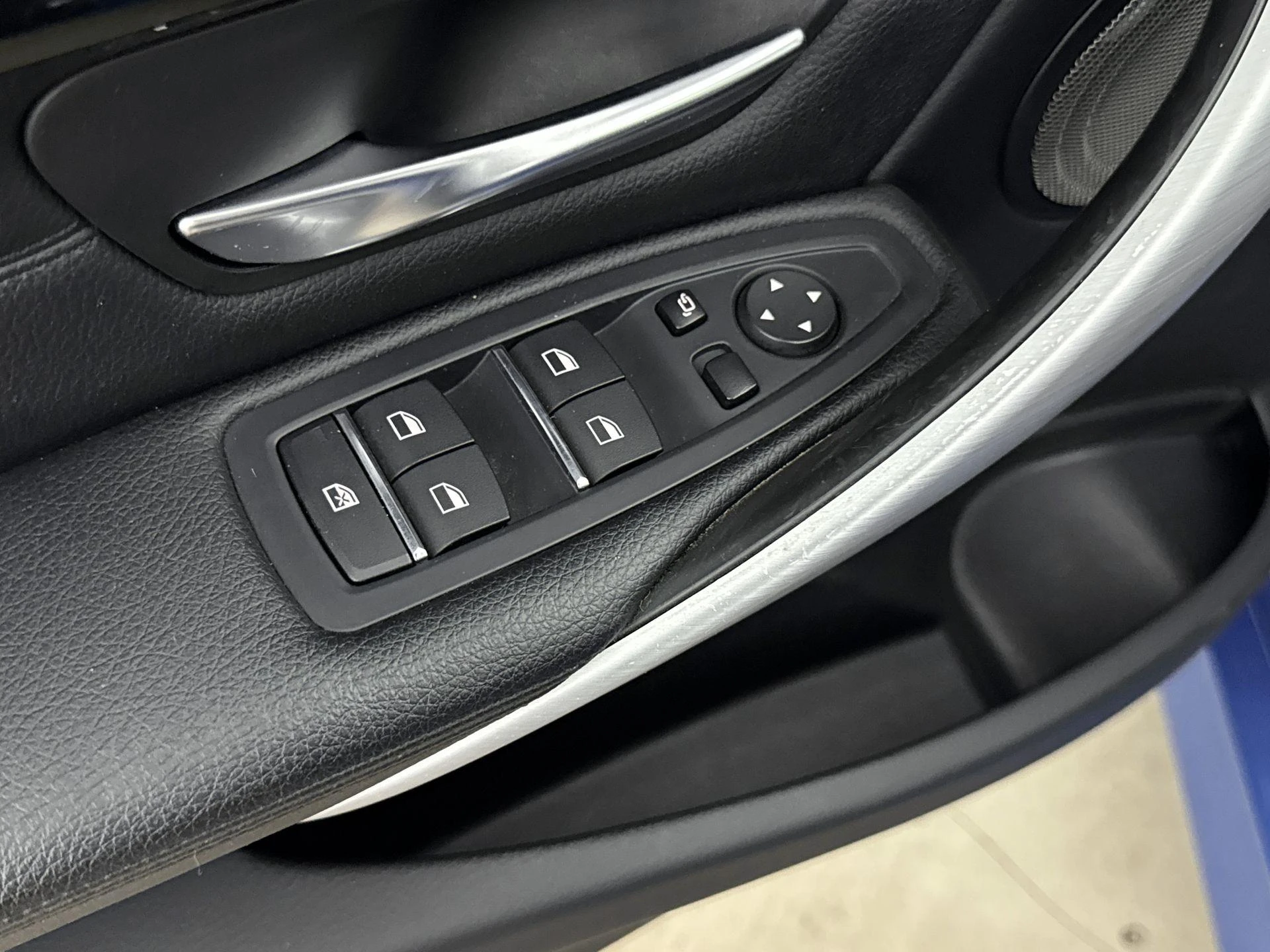 BMW-3 Serie-image-9