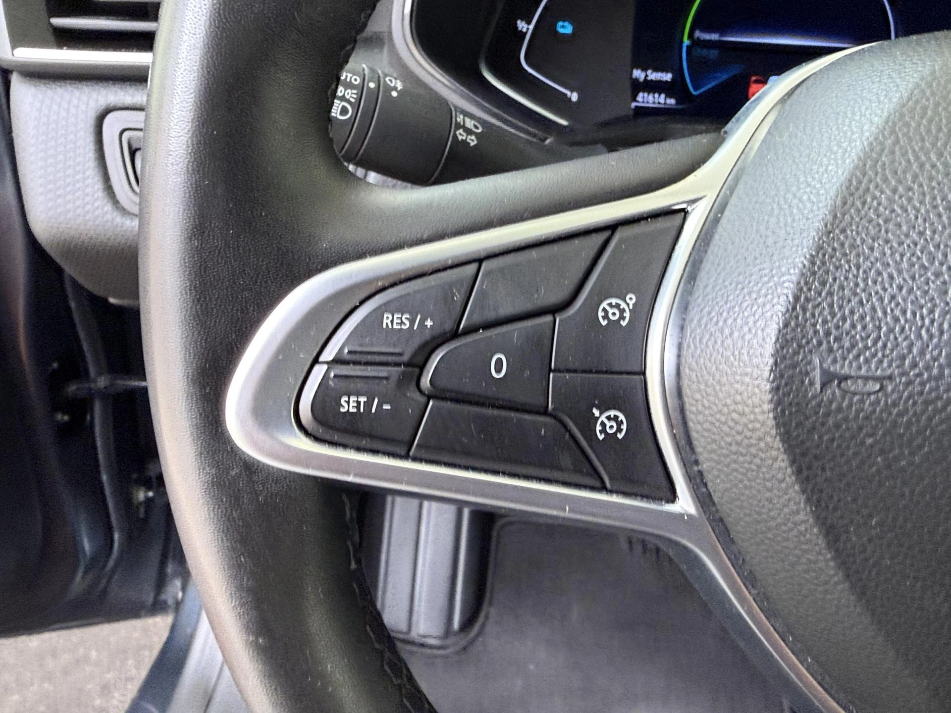Renault-Clio-image-11