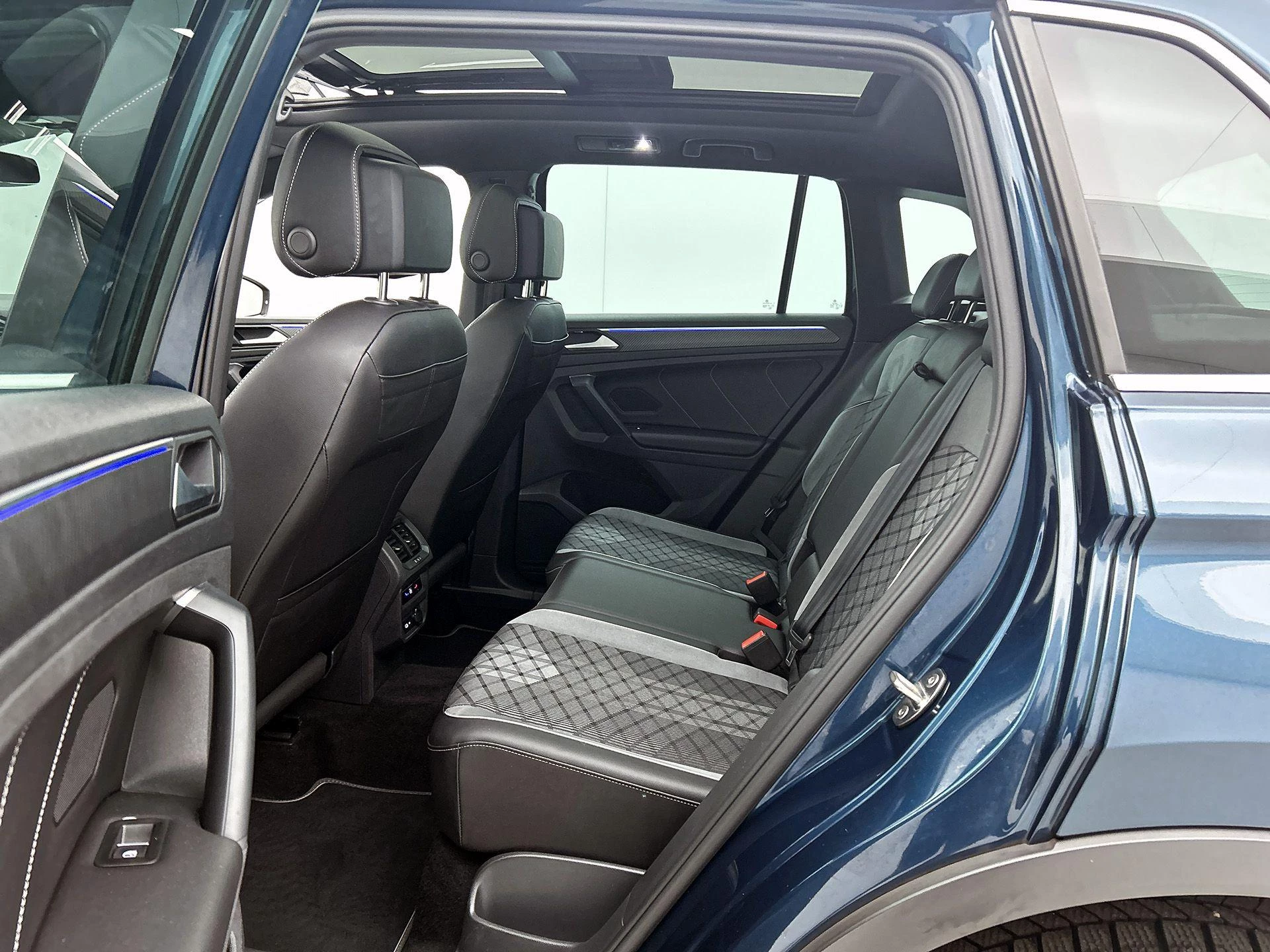 Volkswagen-Tiguan-image-26
