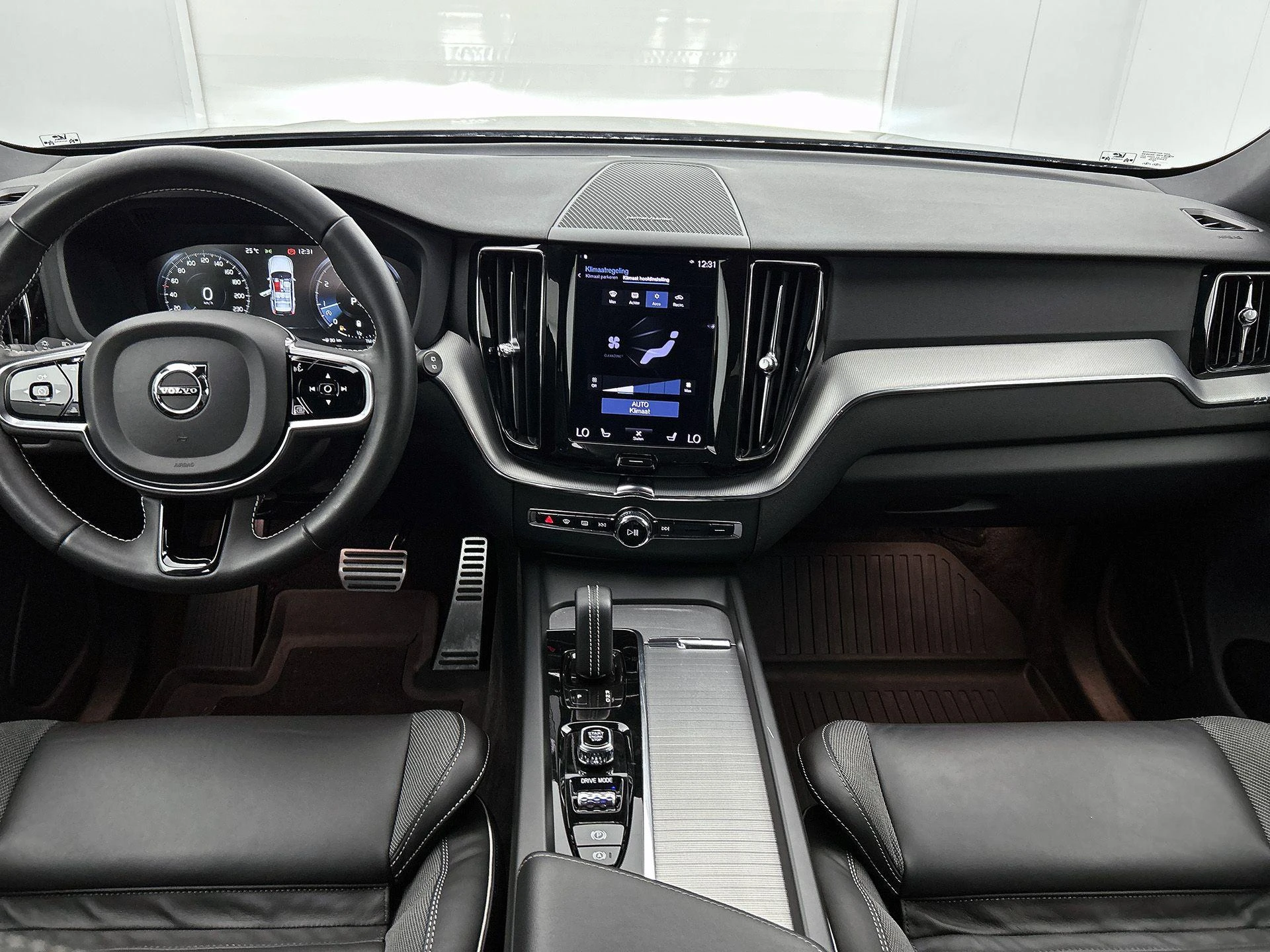 Volvo XC60 2.0 B5 R-Design