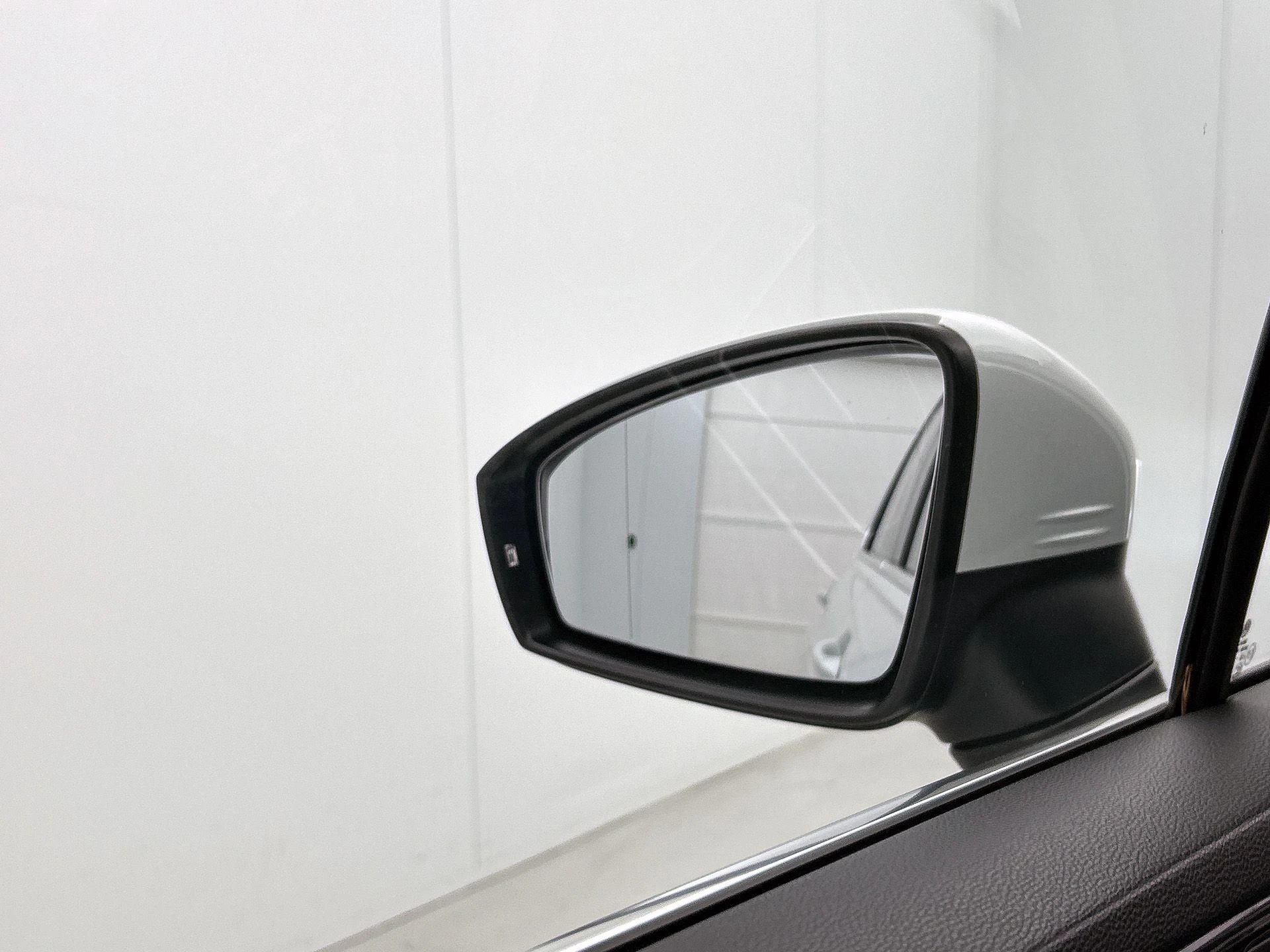 Volkswagen-Tiguan-image-18