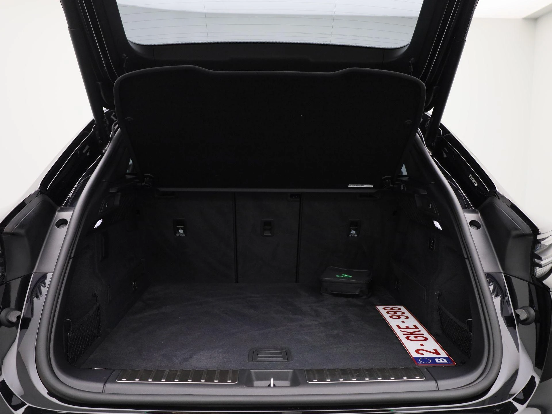 Porsche-Macan-image-13