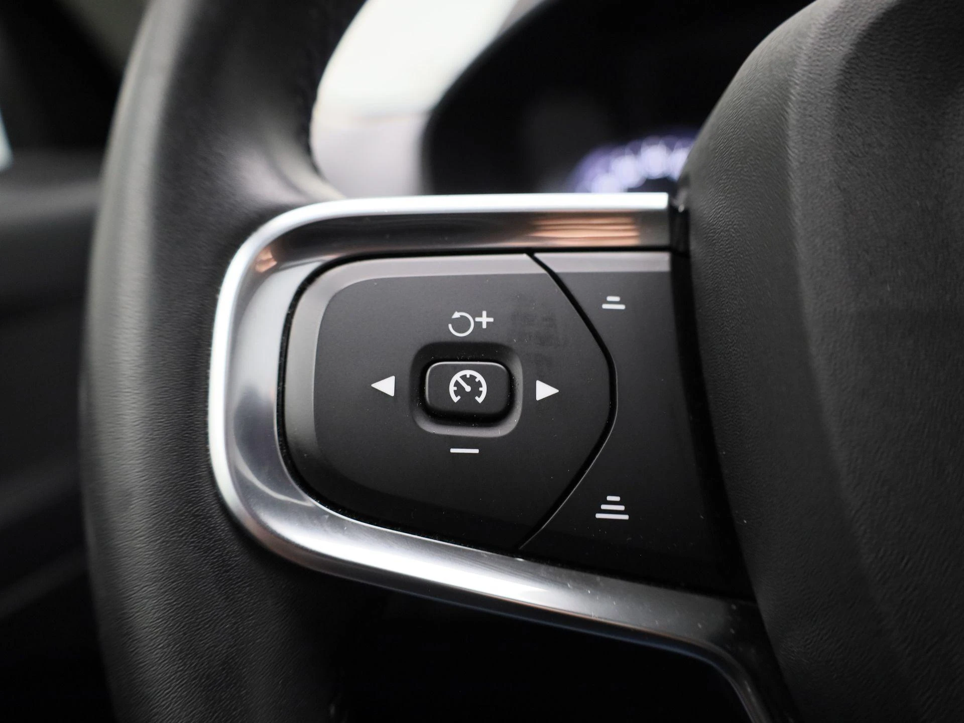 Volvo-XC40-image-17