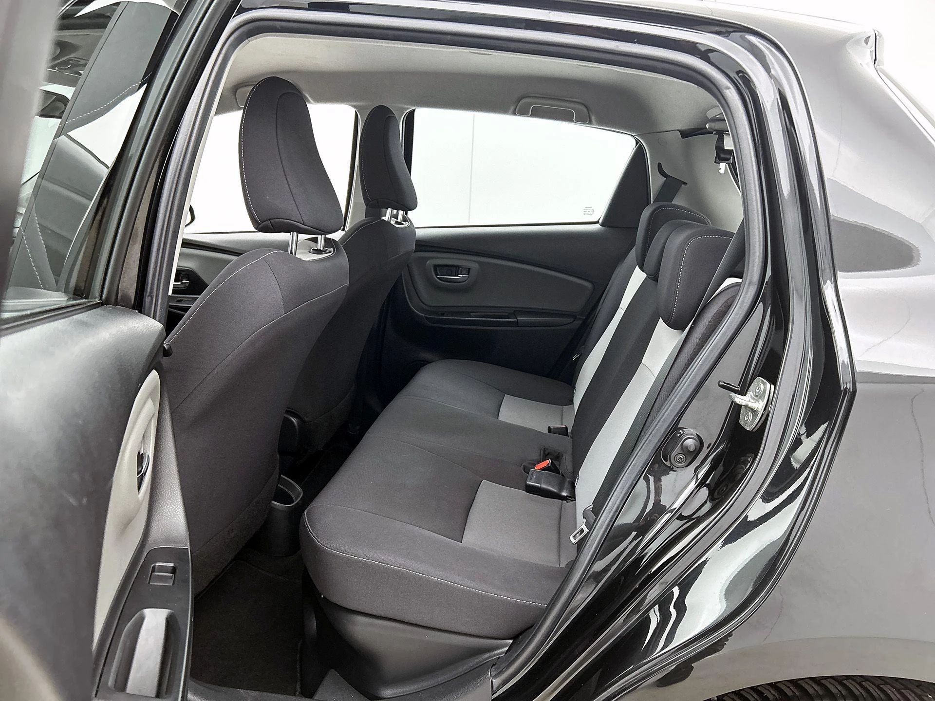 Toyota-Yaris-image-29
