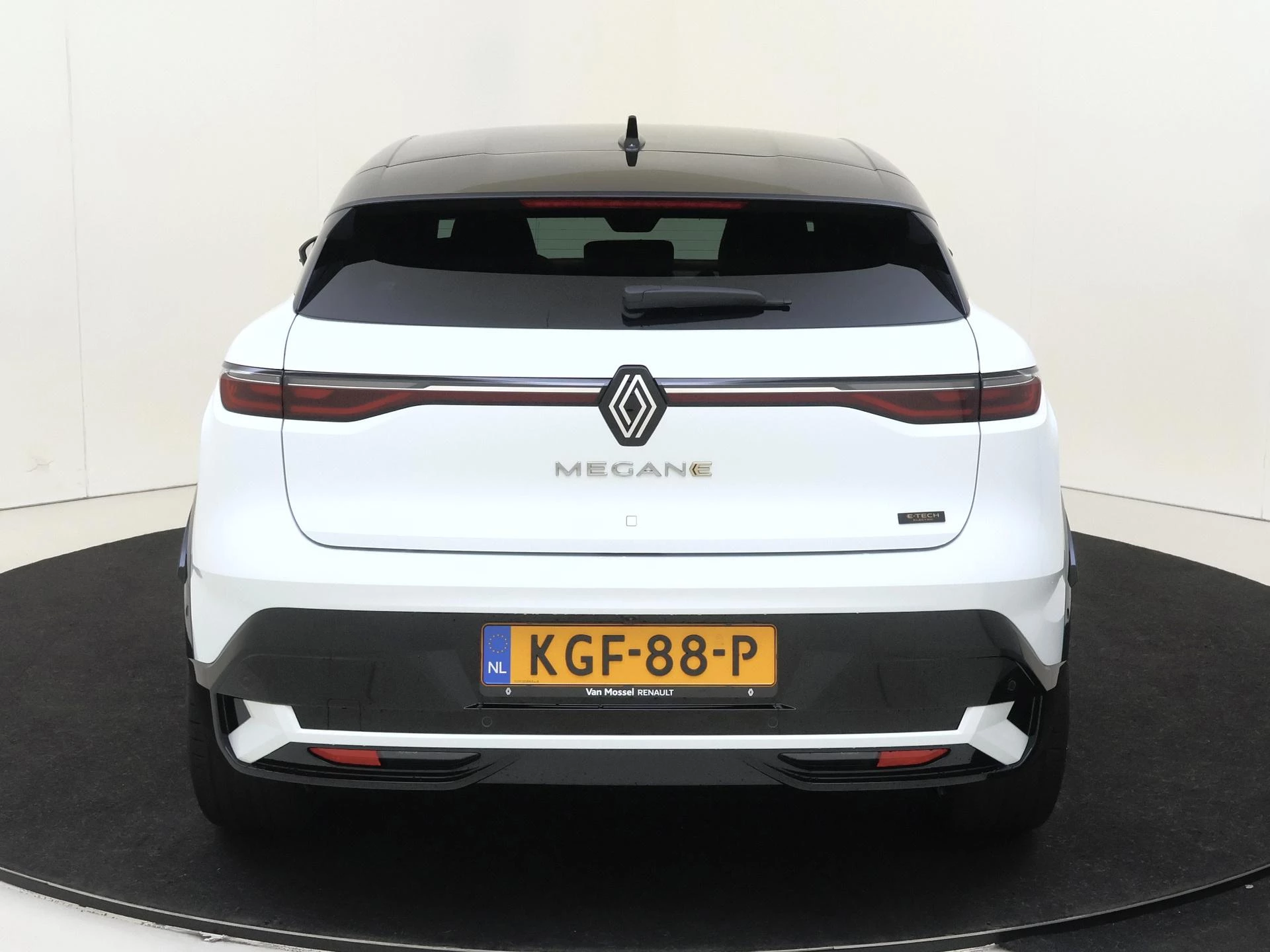 Renault-Megane E-Tech-image-6