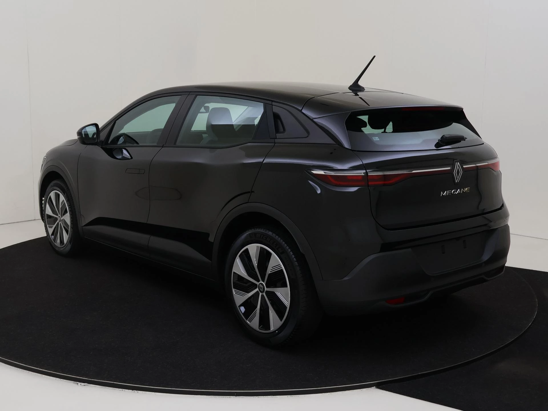 Renault-Megane E-Tech-image-6