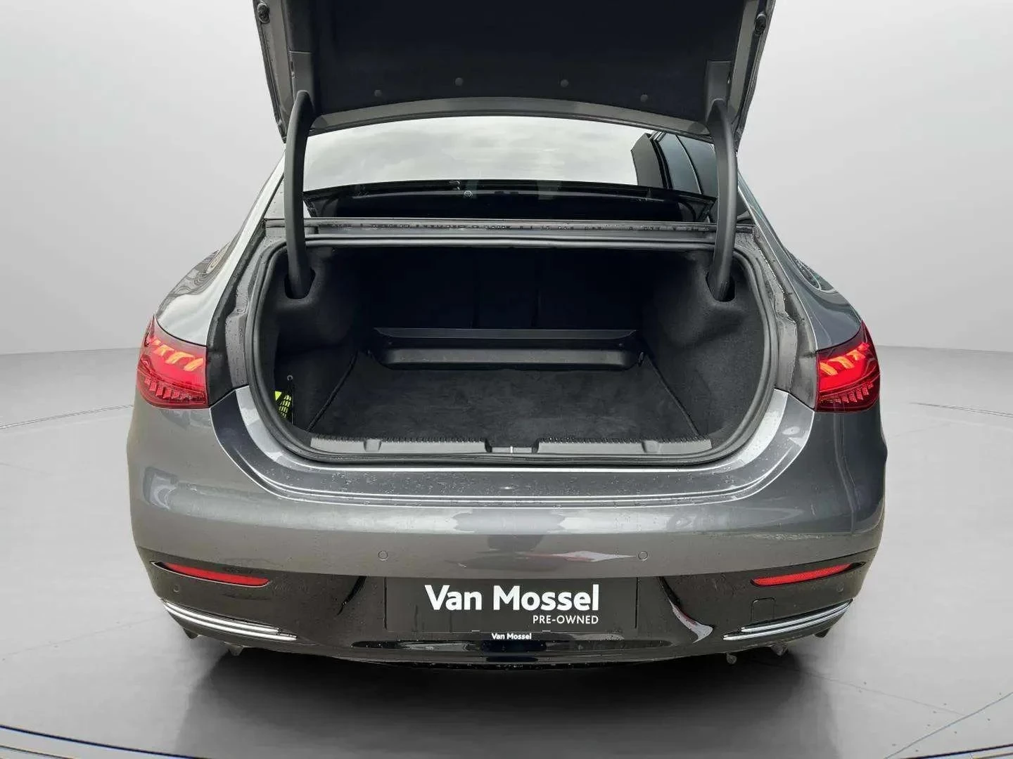 Mercedes-Benz-EQE-image-20