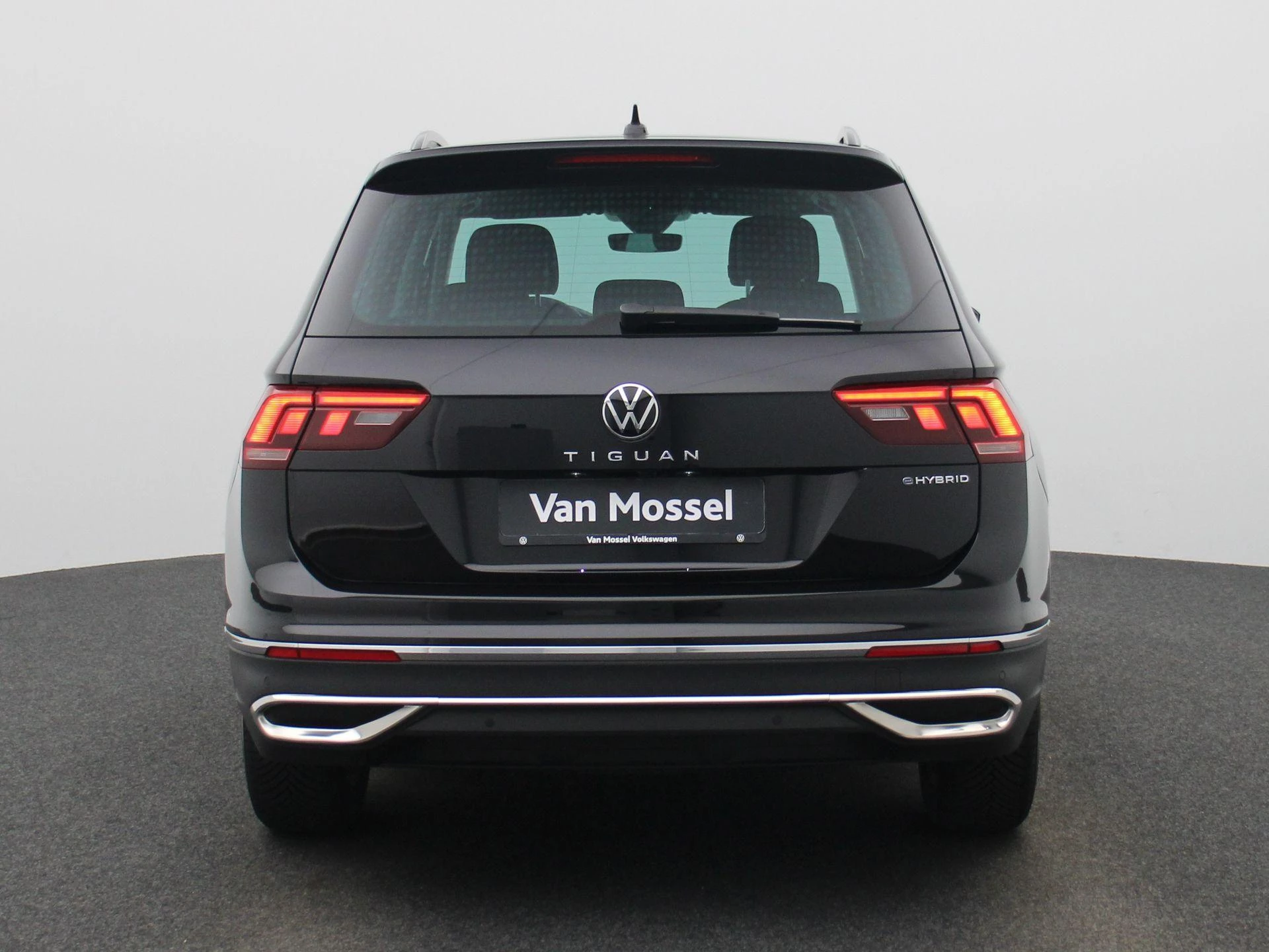 Volkswagen-Tiguan-image-4