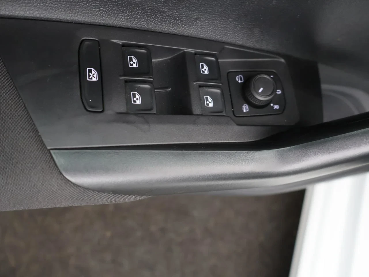 Volkswagen Polo Polo 1.0 MPI 80pk *APP CONNECT*BLTH*CRUISE*PDC*DIGITAL DASHBOARD*...