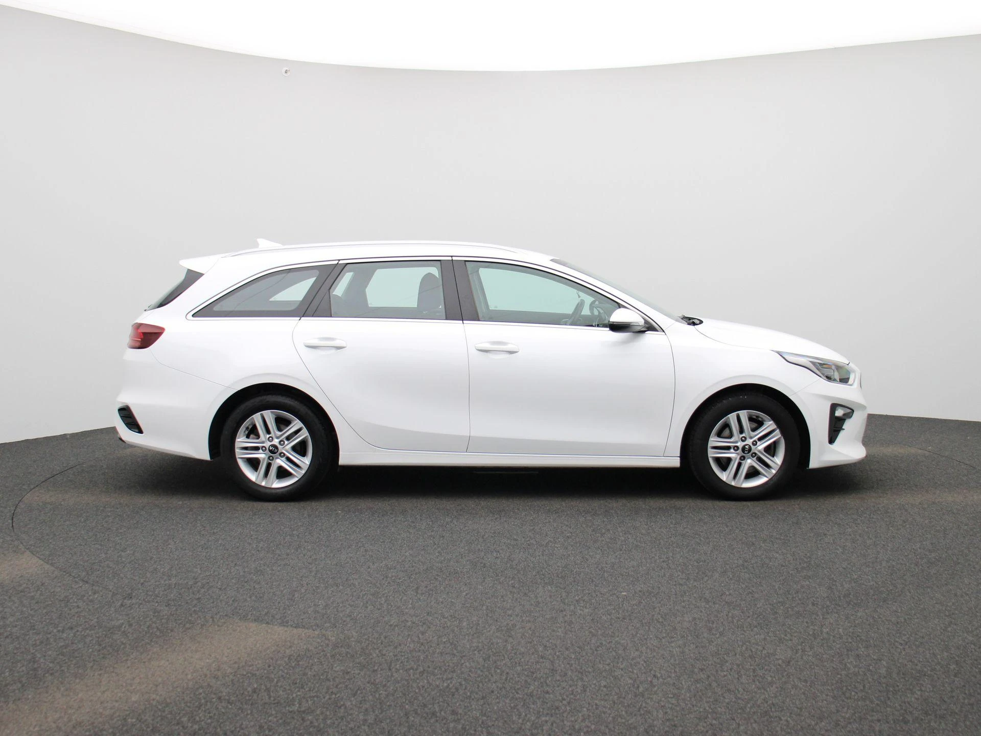 Kia-Ceed Sportswagon-image-6