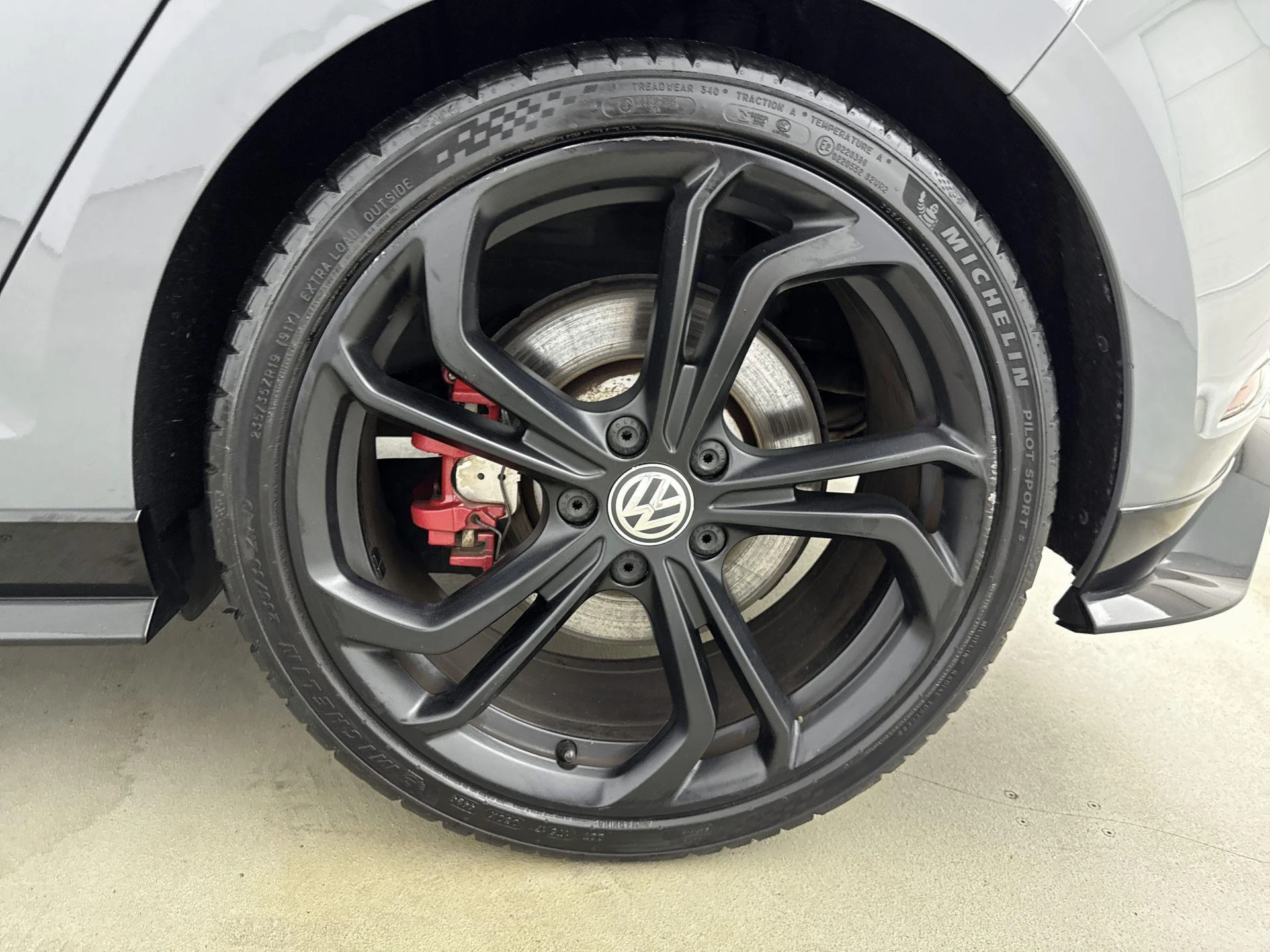 Volkswagen-Golf-image-24