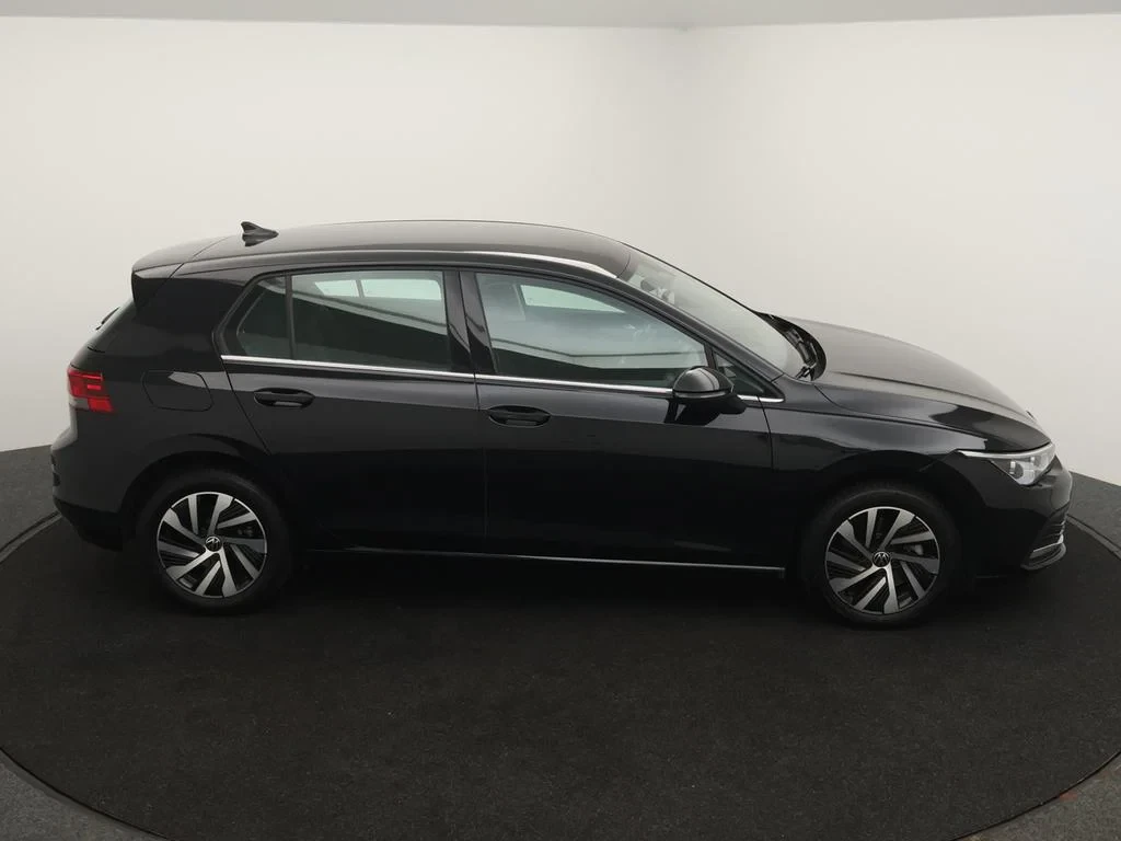 Volkswagen-Golf-image-7