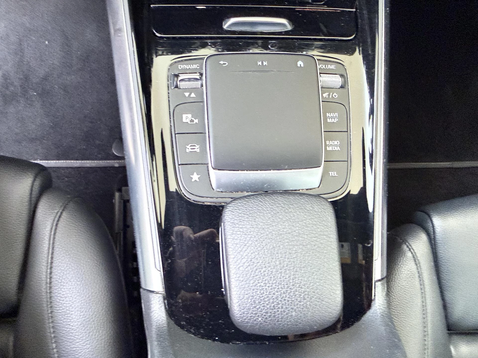 Mercedes-Benz GLA 180 Business Solution Luxury