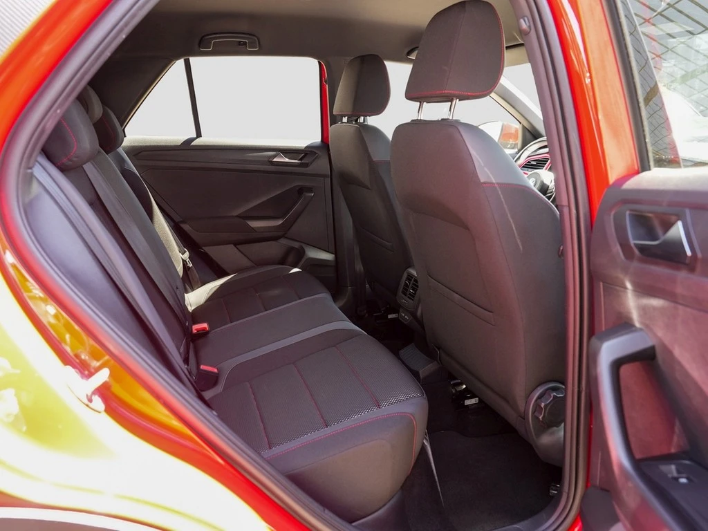 Volkswagen-T-Roc-image-10