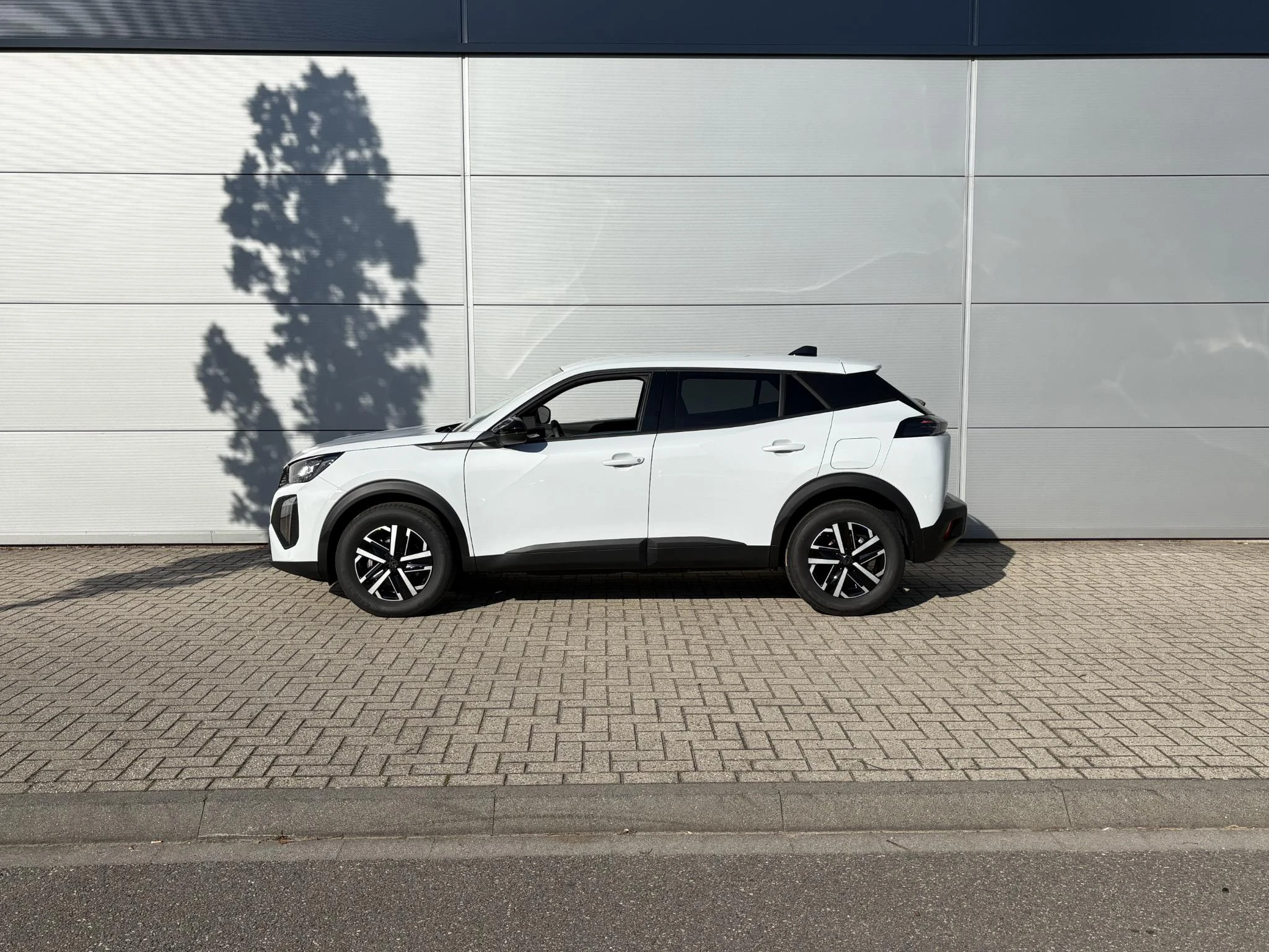 Peugeot-2008-image-2