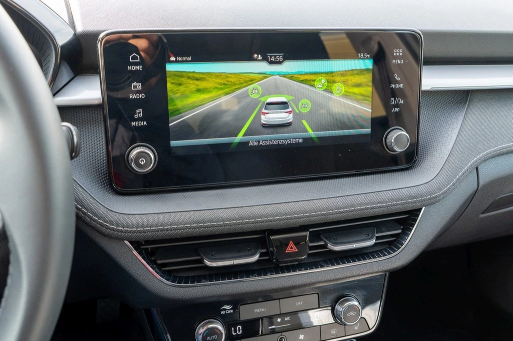 Škoda Fabia 1.0 TSI DSG Tour Rear-View, SmartLink