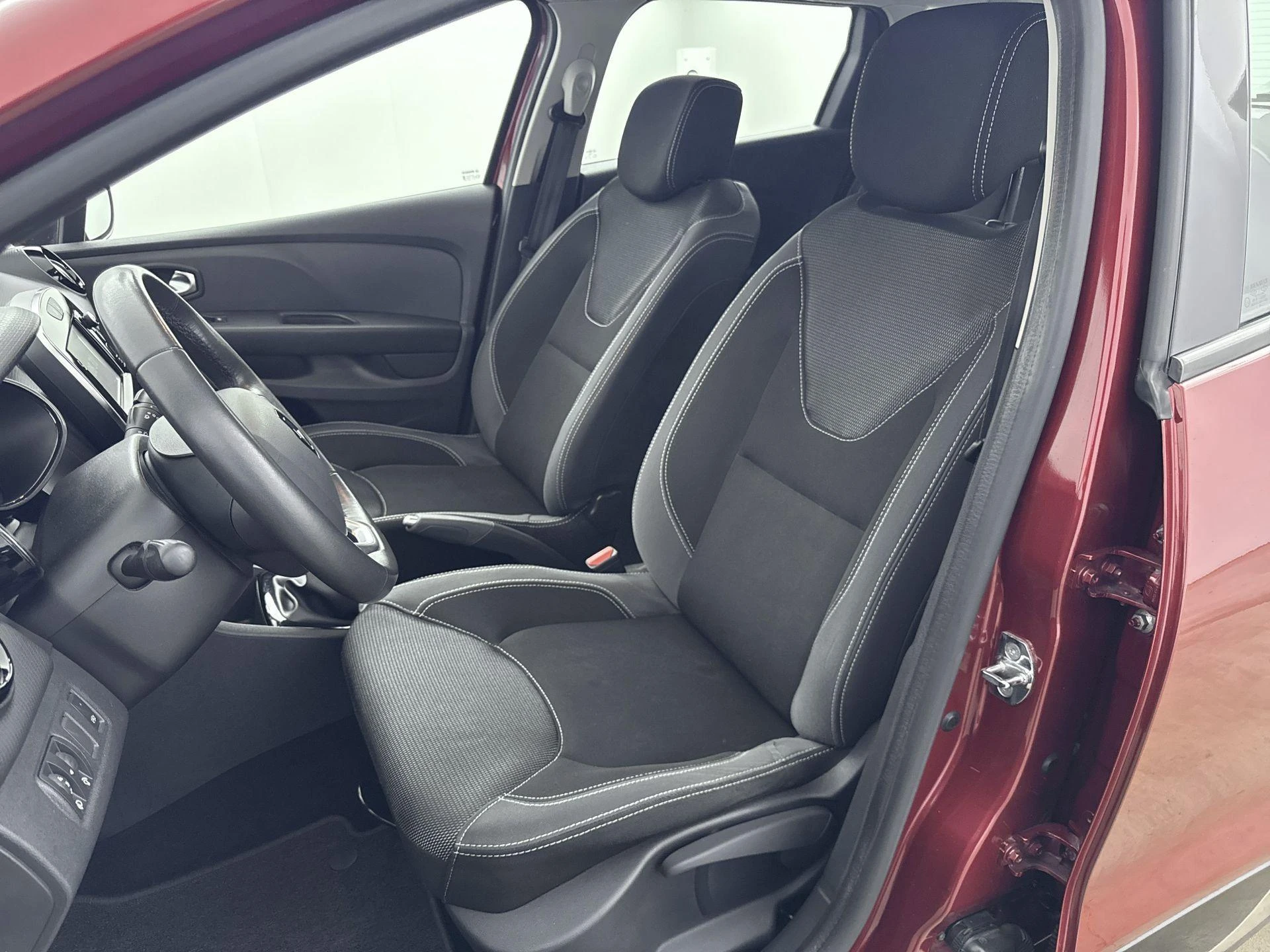 Renault-Clio-image-27