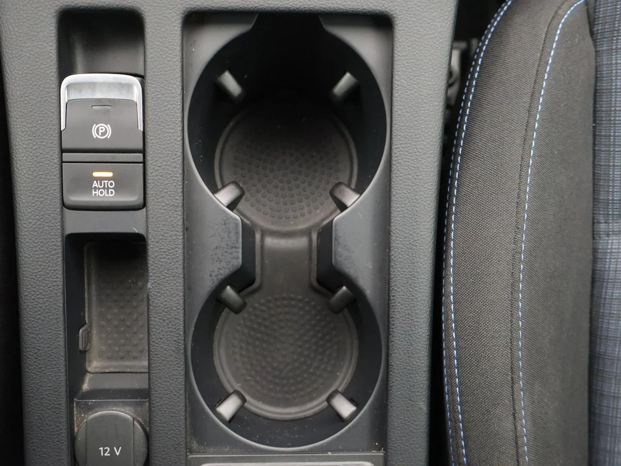 Volkswagen-Passat-image-19